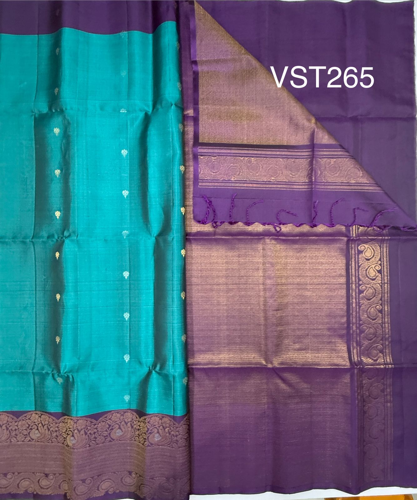 VST265 - peacock green color body , violet color pallu , blouse - Pure silk saree