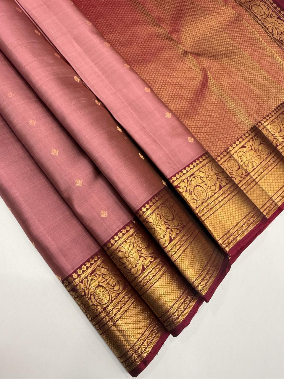 VSM313 - onion pink color body , purple color pallu , blouse&nbsp;