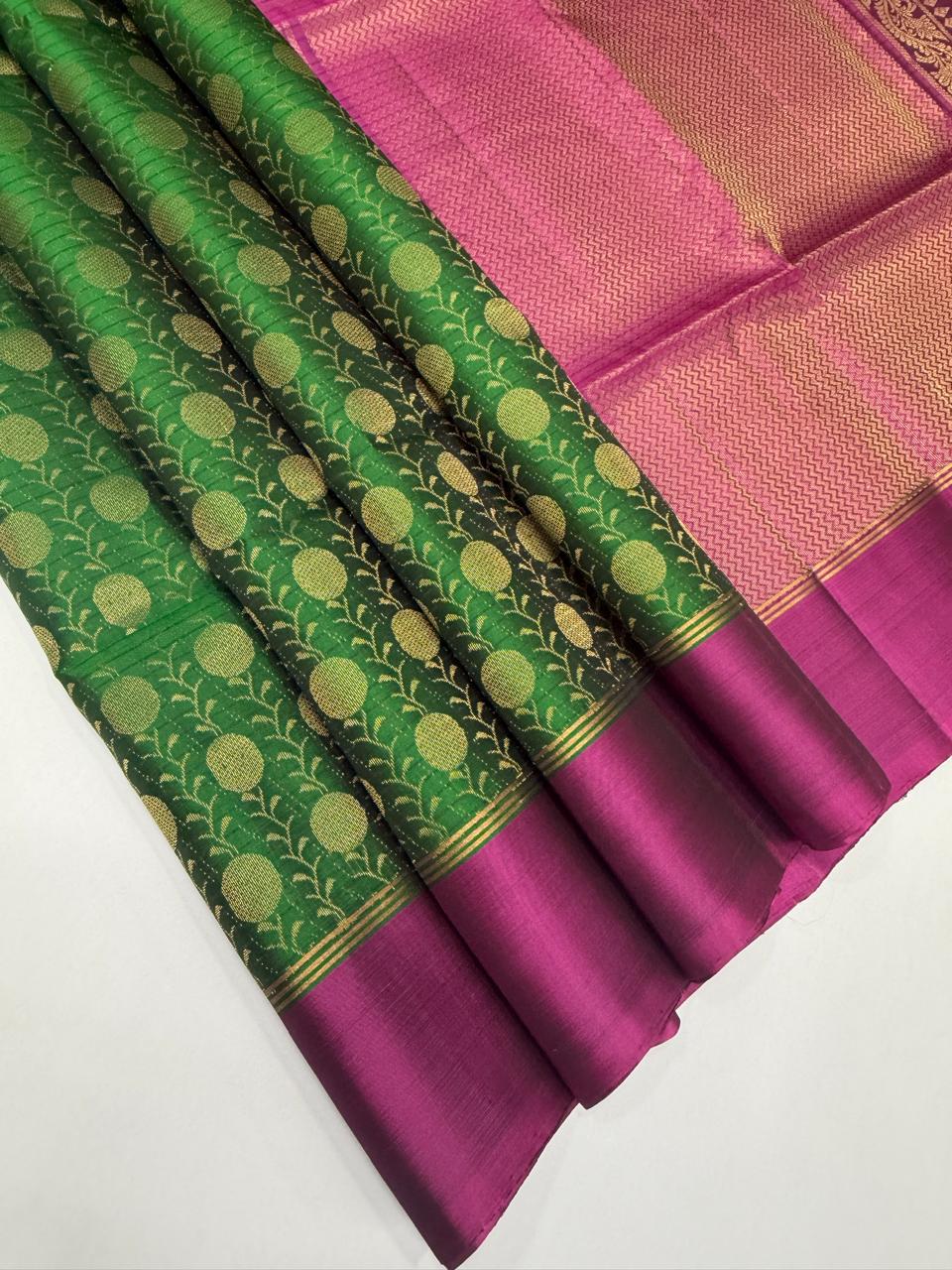 VSM319 - green color body , purple color pallu , blouse&nbsp;