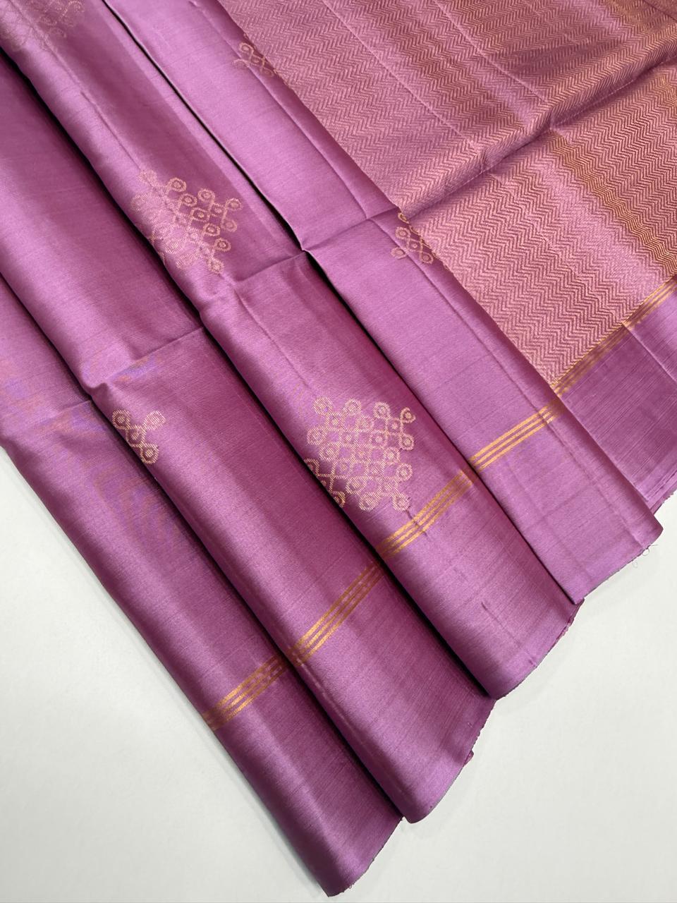 VSM326 - lavender color body , pallu , blouse&nbsp;