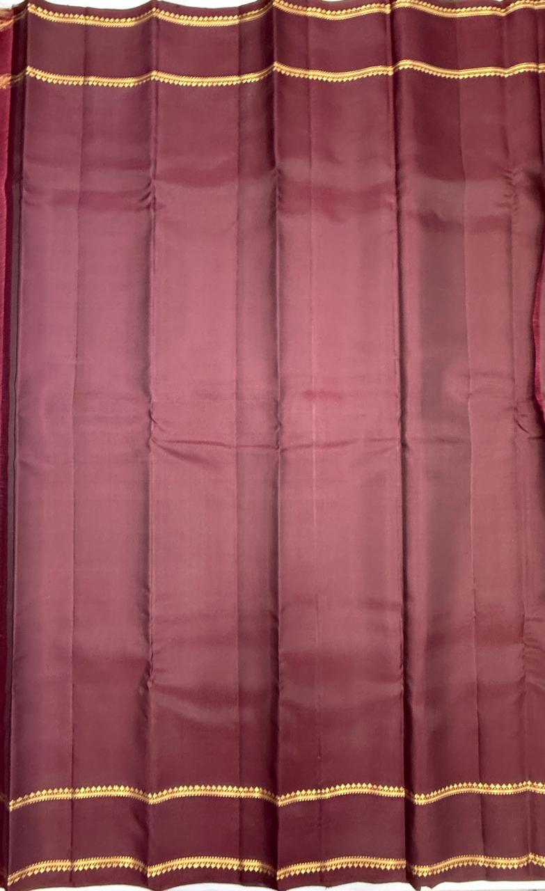 VSM317 - yellowish green color body , coffee brown color pallu , blouse&nbsp;