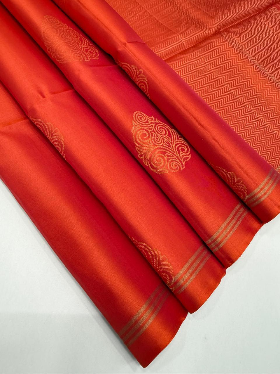 VSM334 - pinkish orange color body, pallu , blouse&nbsp;