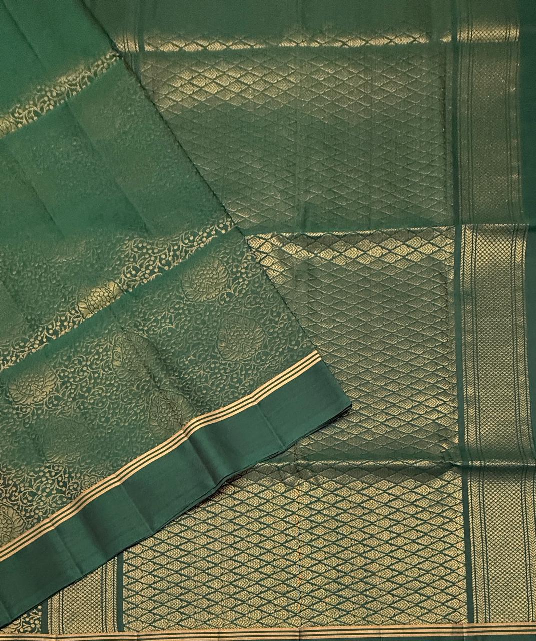 VSM338 - dark green color body, pallu , blouse&nbsp;