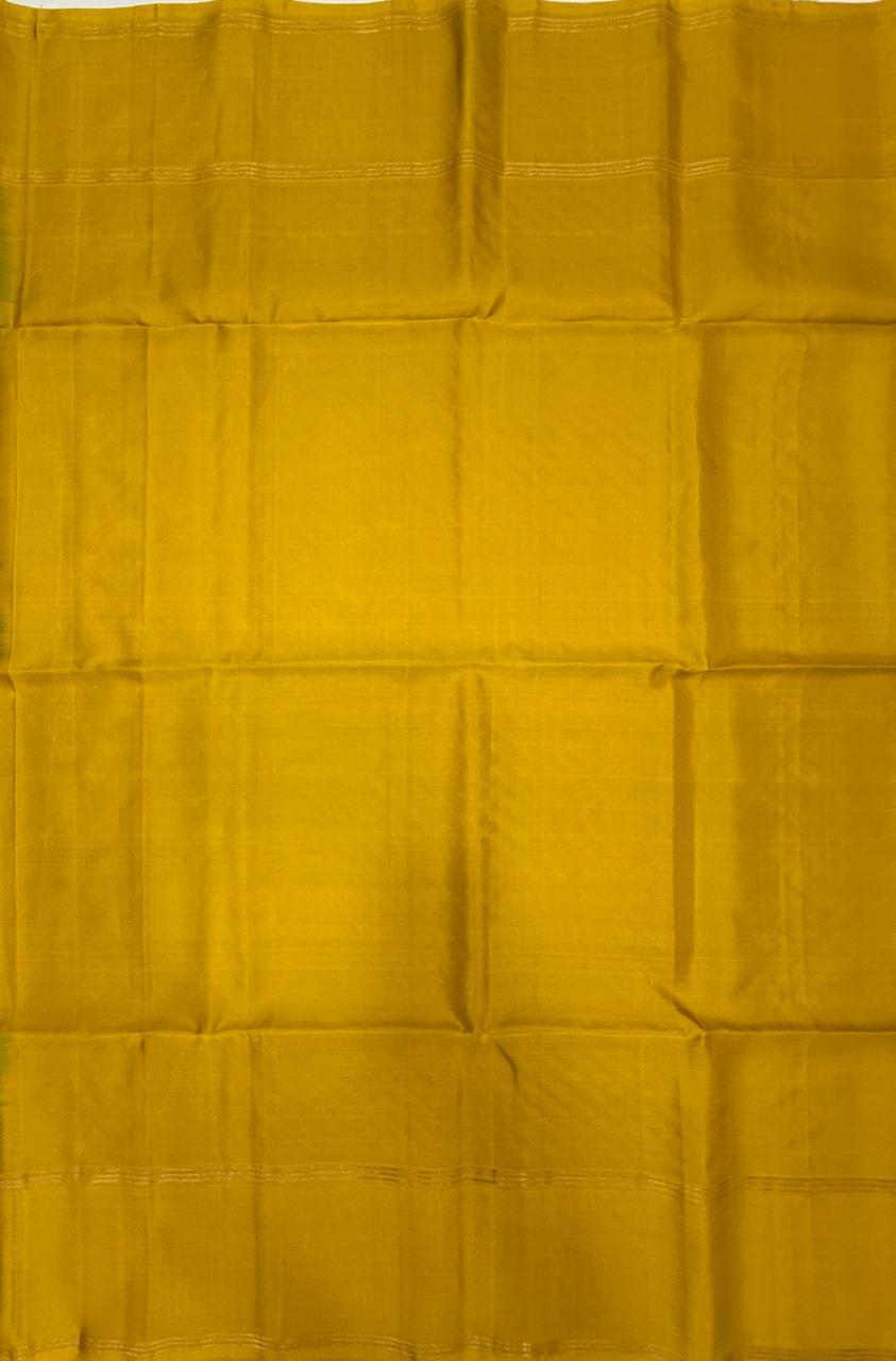 VSM359 - leaf green color body , yellow color pallu , blouse&nbsp;