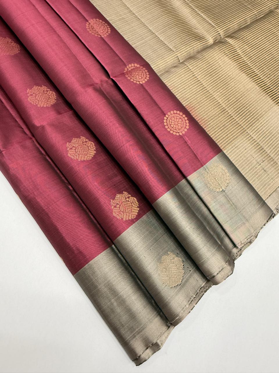 VSM360 - dusky pink color body , grey color pallu , blouse&nbsp;