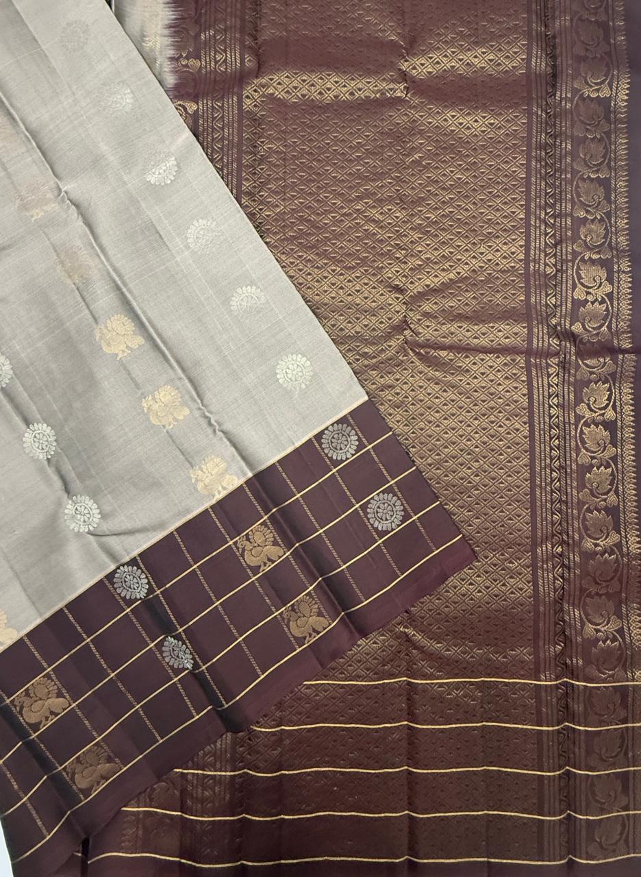 VSM308 - chocolate brown color body , coffee brown color pallu , blouse&nbsp;
