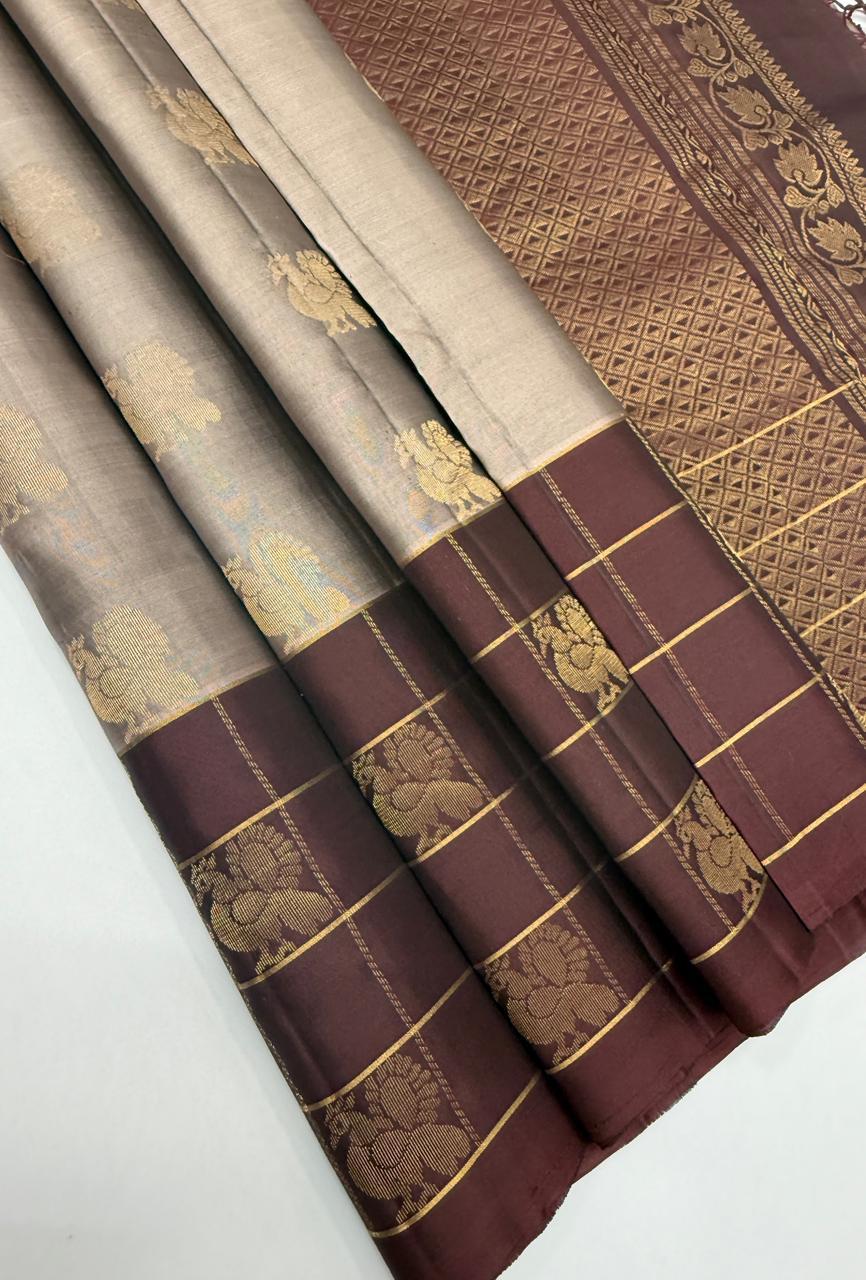 VSM308 - chocolate brown color body , coffee brown color pallu , blouse&nbsp;