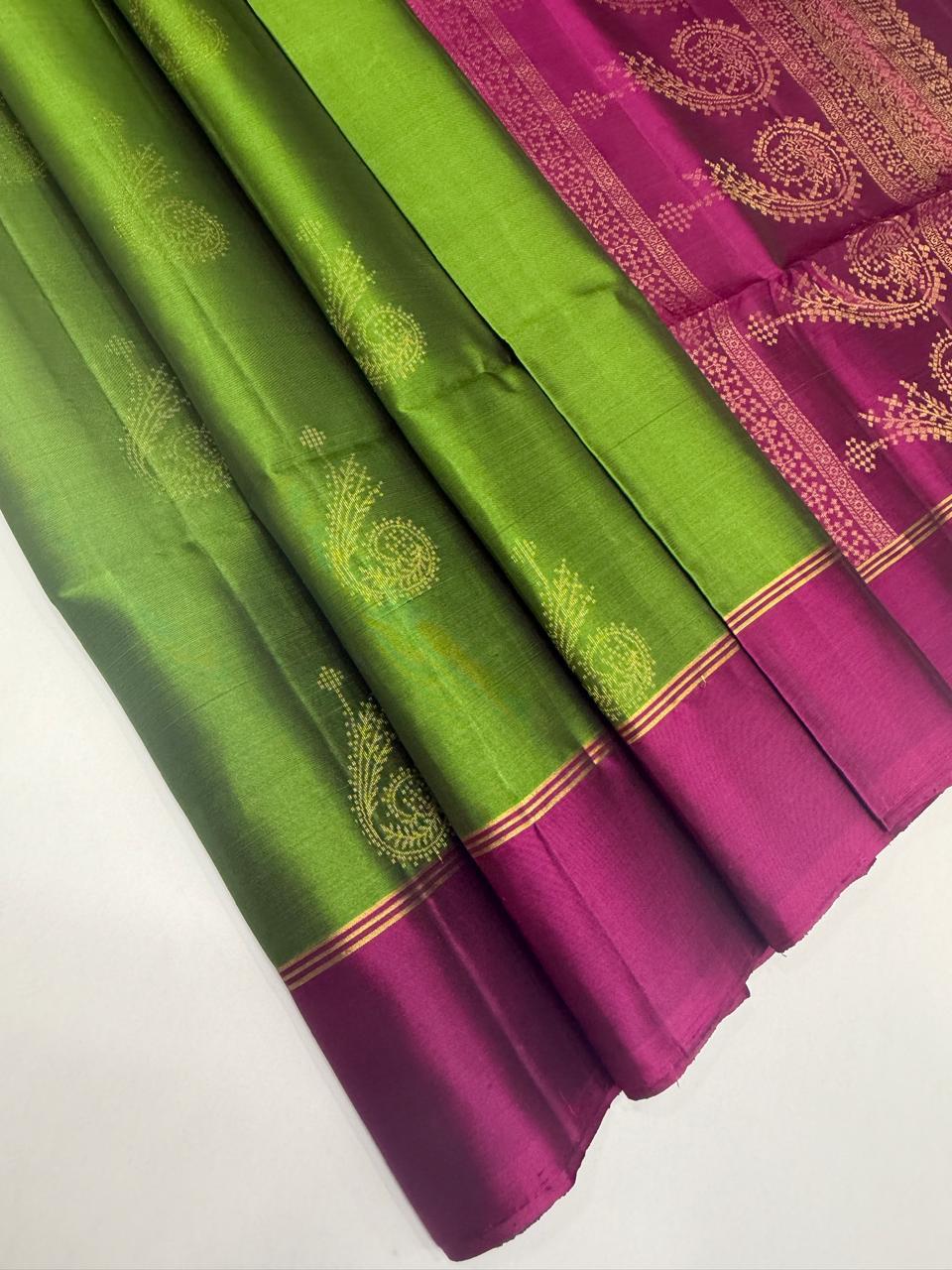 VSM362 - leaf green color body &amp;purple color pallu , blouse&nbsp;