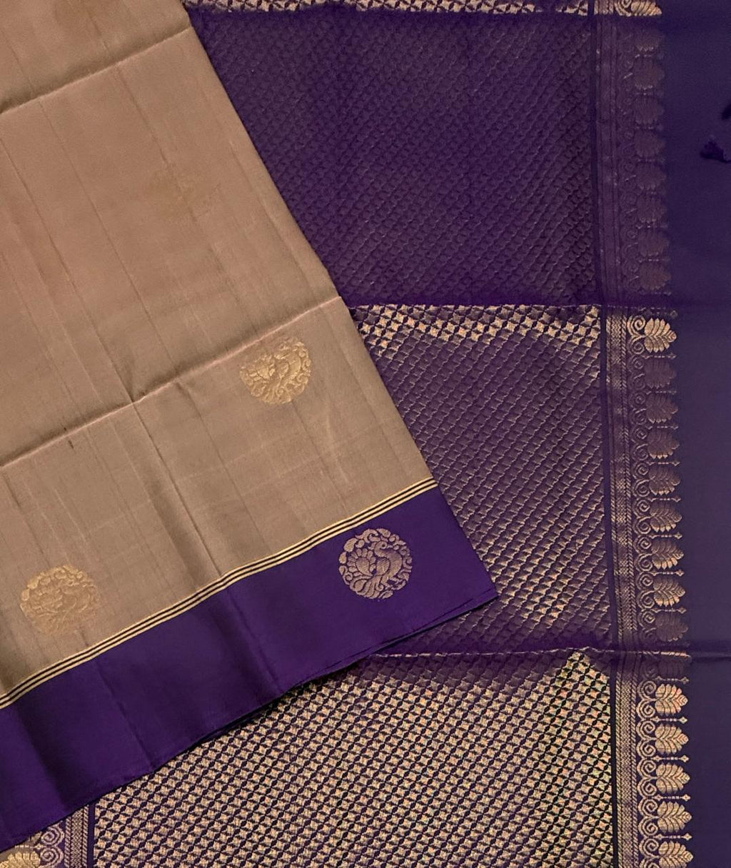 VSM365 - chocolate brown color body , violet color pallu , blouse&nbsp;