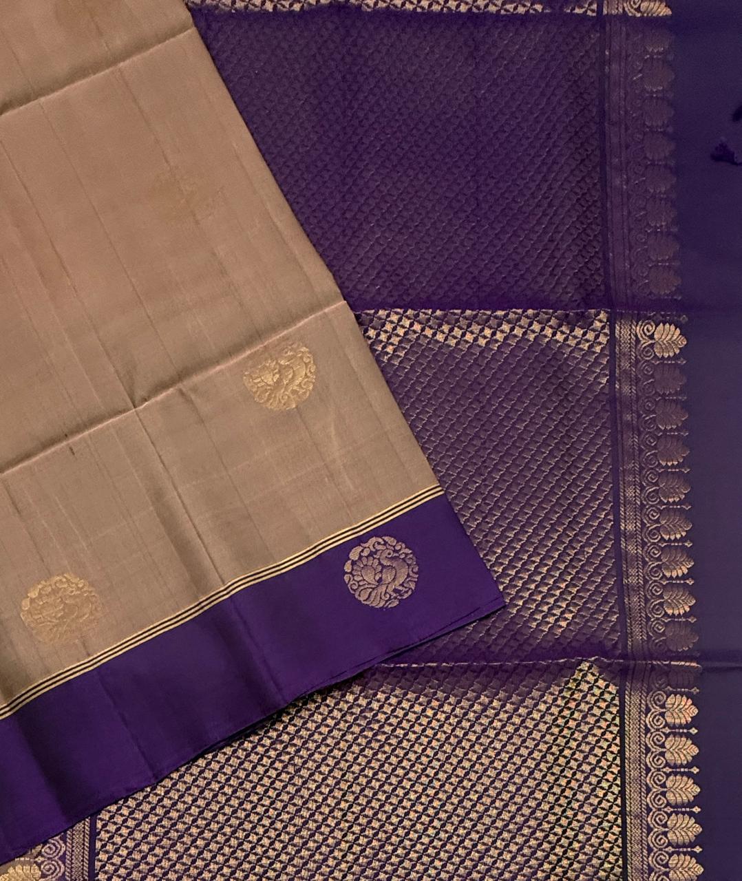 VSM365 - chocolate brown color body , violet color pallu , blouse&nbsp;