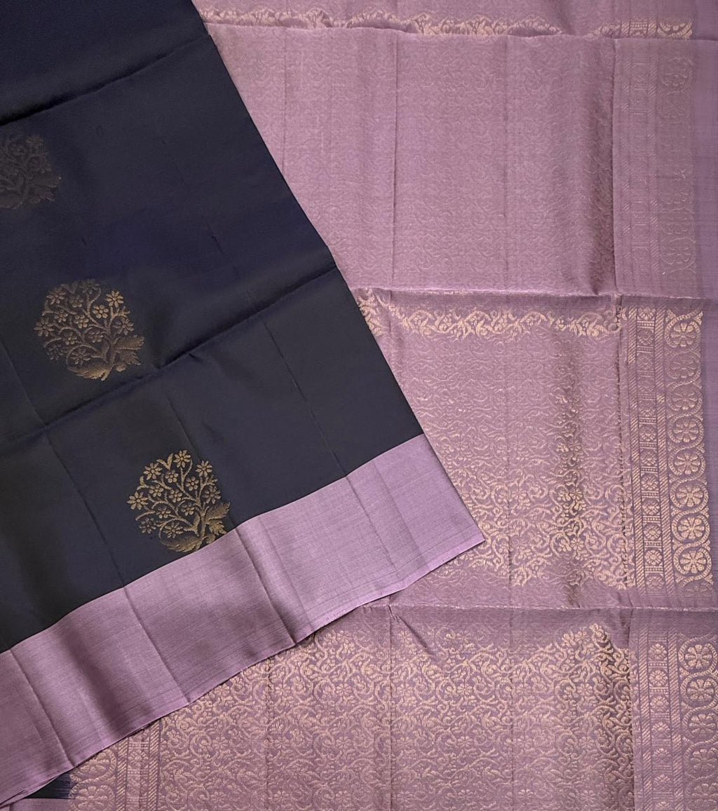 VSM368 - navy blue color body , lavender color pallu , blouse&nbsp;