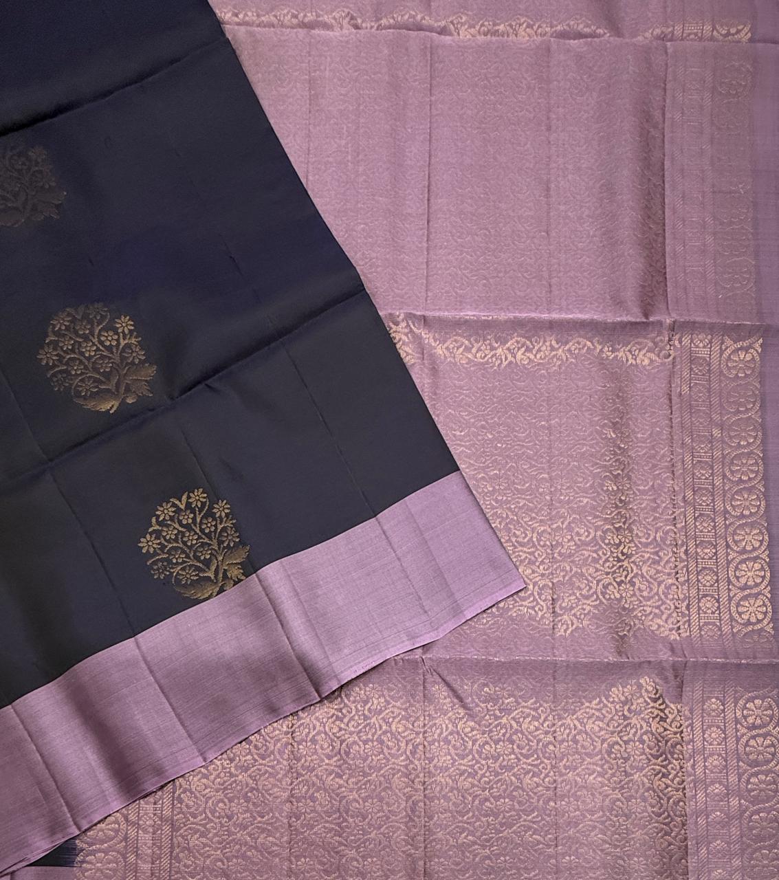VSM368 - navy blue color body , lavender color pallu , blouse&nbsp;