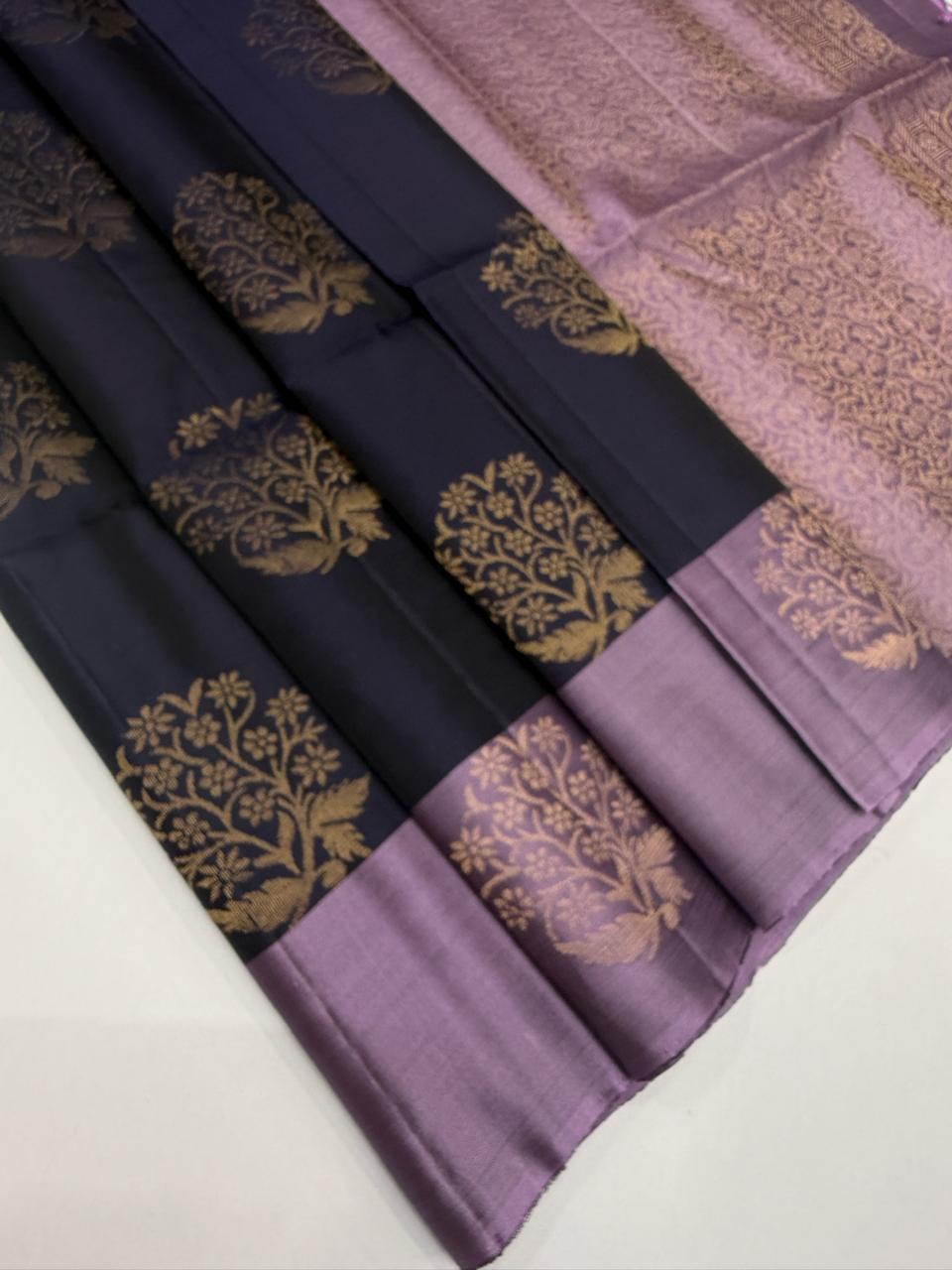 VSM368 - navy blue color body , lavender color pallu , blouse&nbsp;