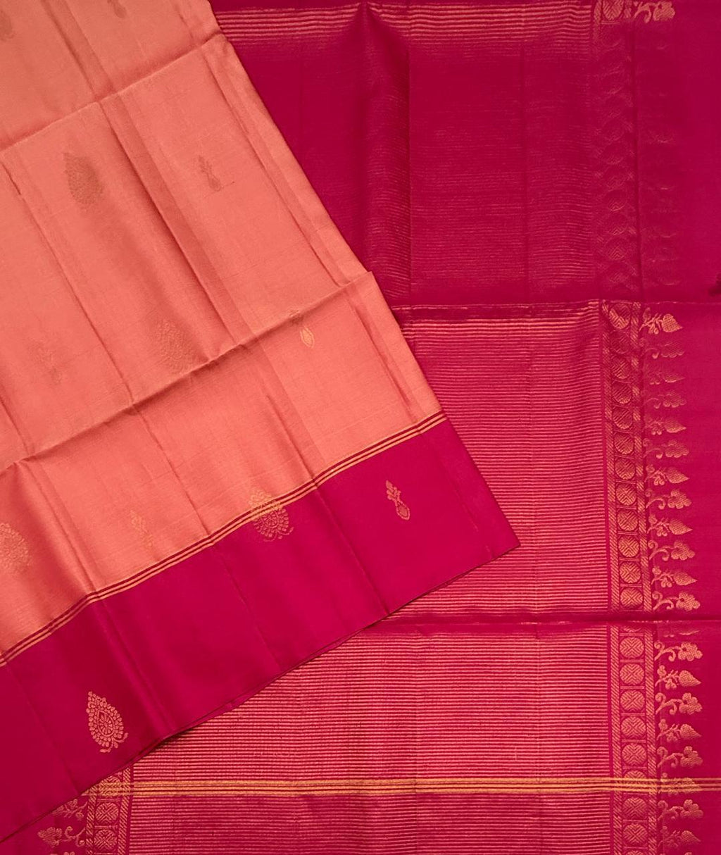 VSM370 - peach color body ,&nbsp; rani pink color pallu , blouse&nbsp;