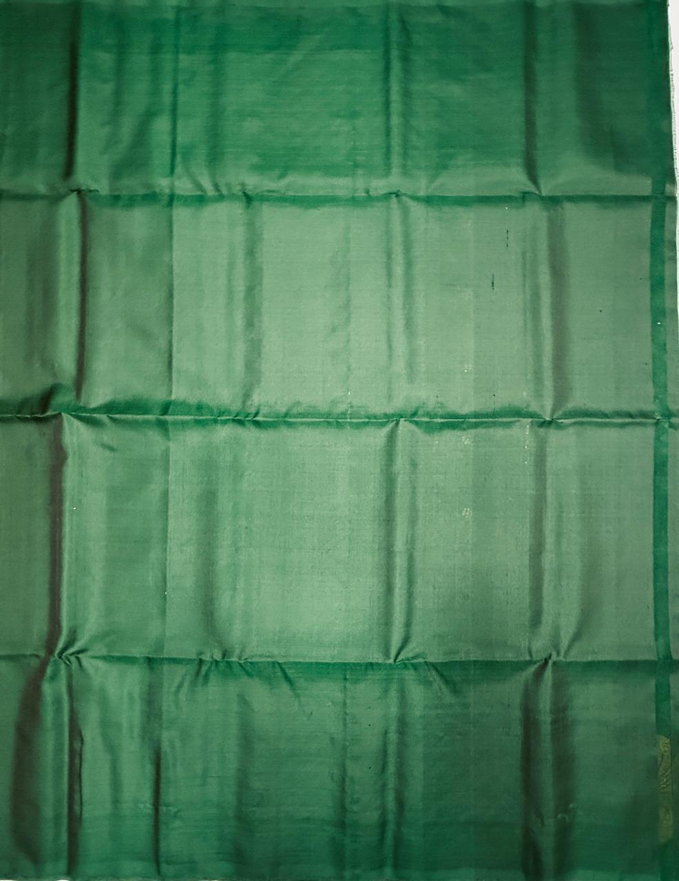 VST273 - bottle green color body , pallu , blouse - Pure silk saree