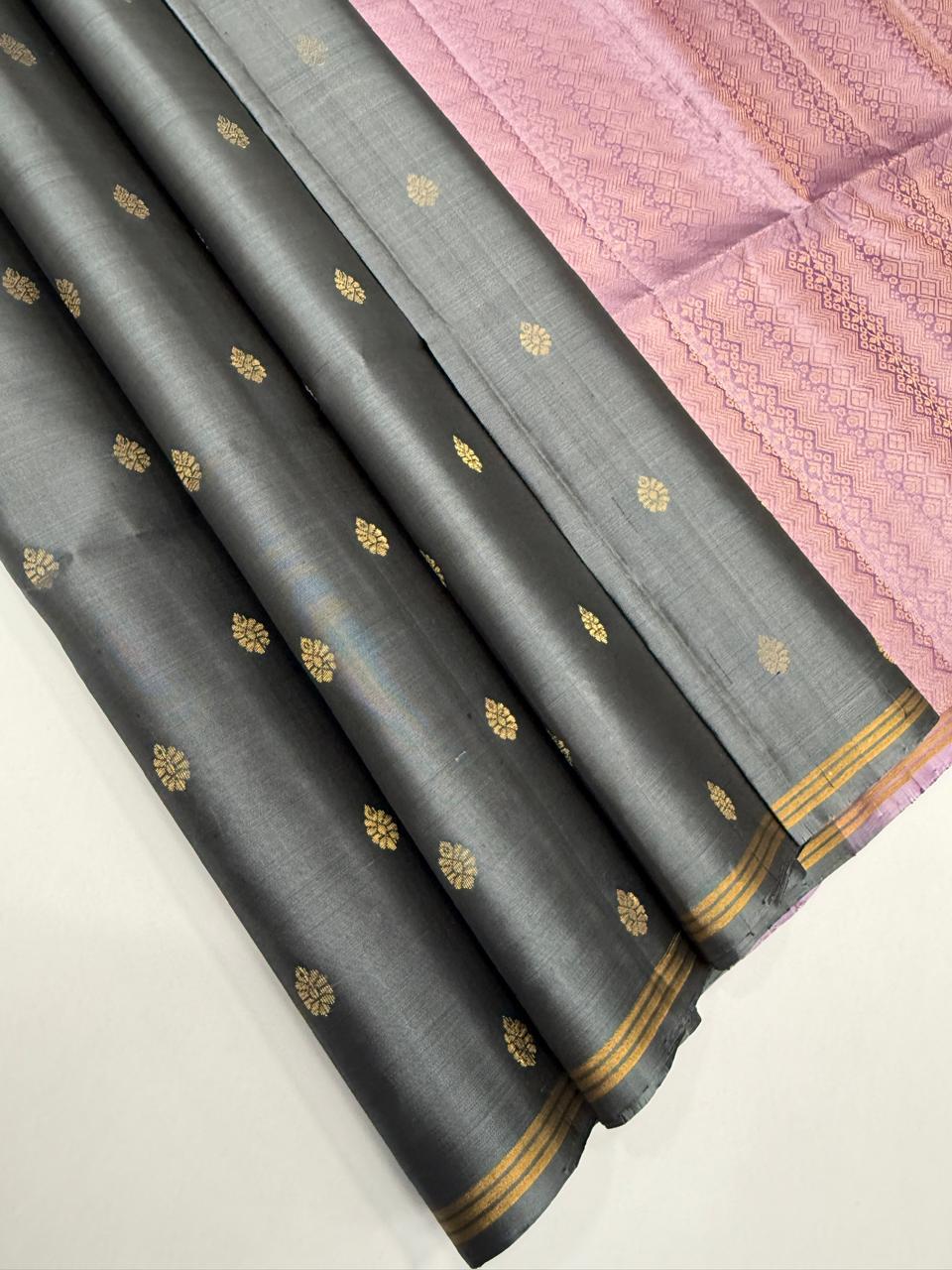 VSBL406 - dark grey color body , lavender color pallu , blouse - Pure silk saree