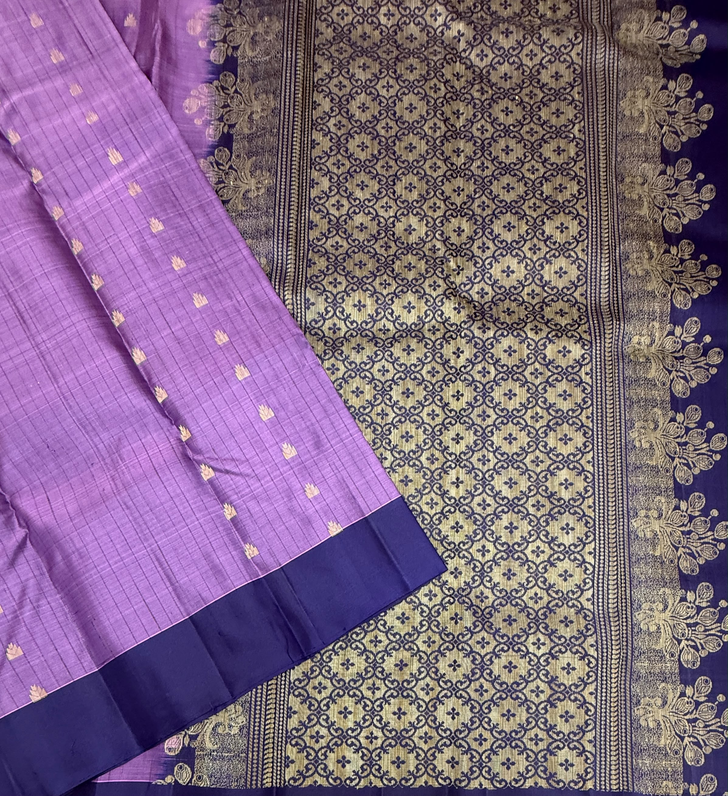VSOH444 - lavender color body , navy blue color pallu , blouse - Pure silk saree