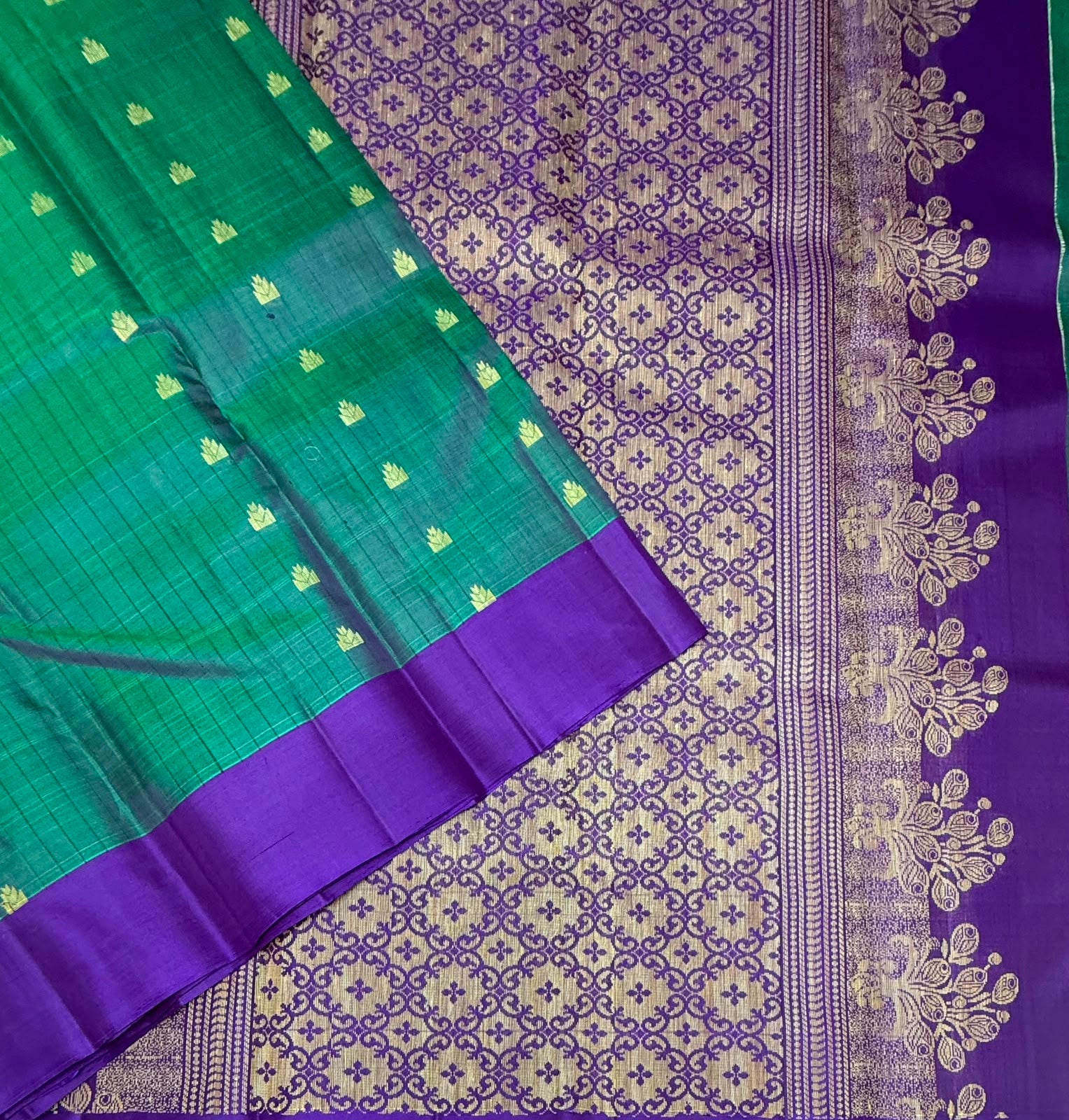 VSOH445 - peacock green color body , violet color pallu , blouse - Pure silk saree