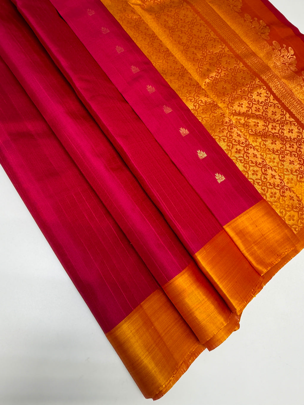 VSOH448 - pink color body , yellow color pallu , blouse - Pure silk saree