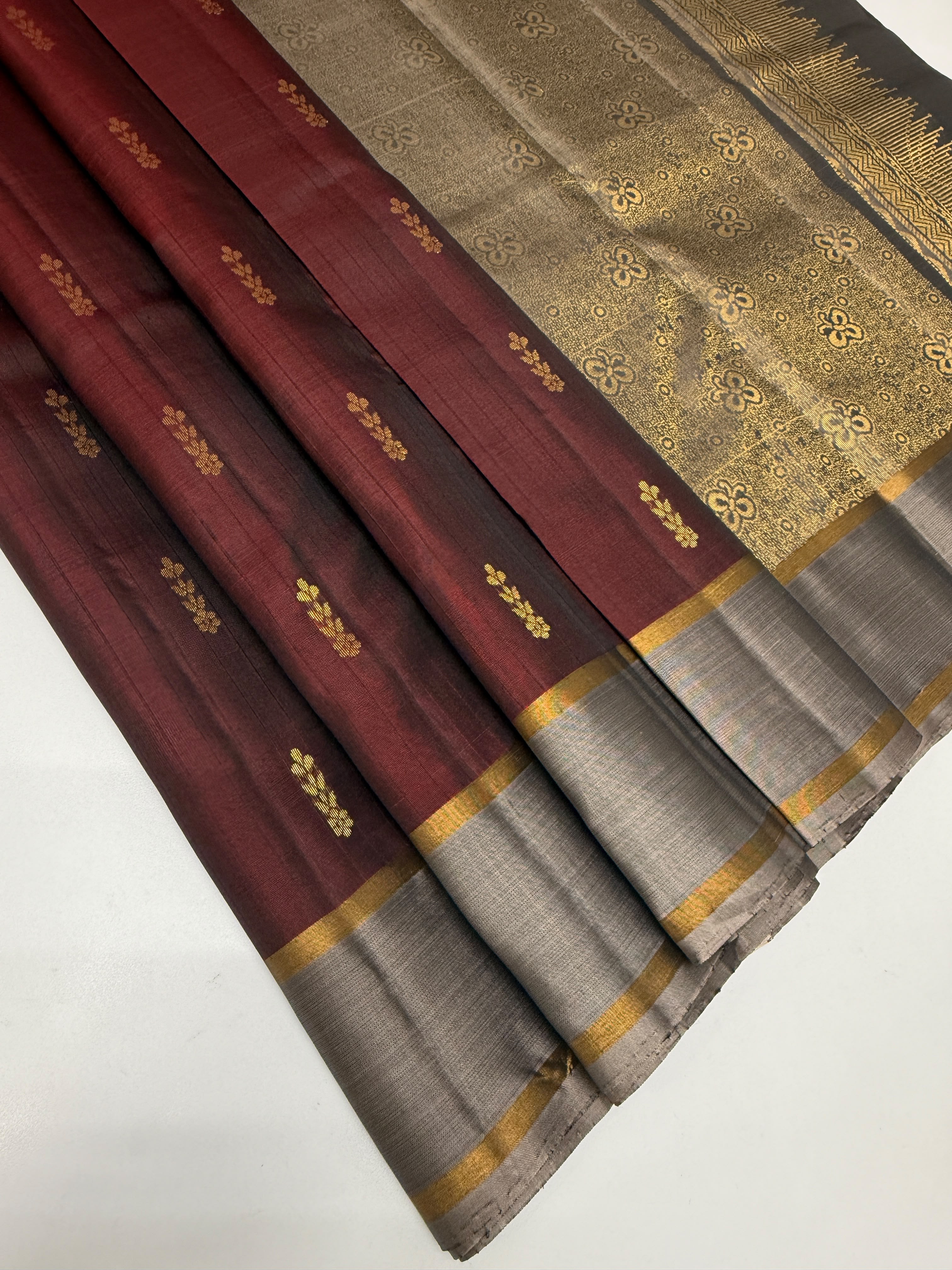 VSOH454 - maroon color body , grey color pallu , blouse - Pure silk saree