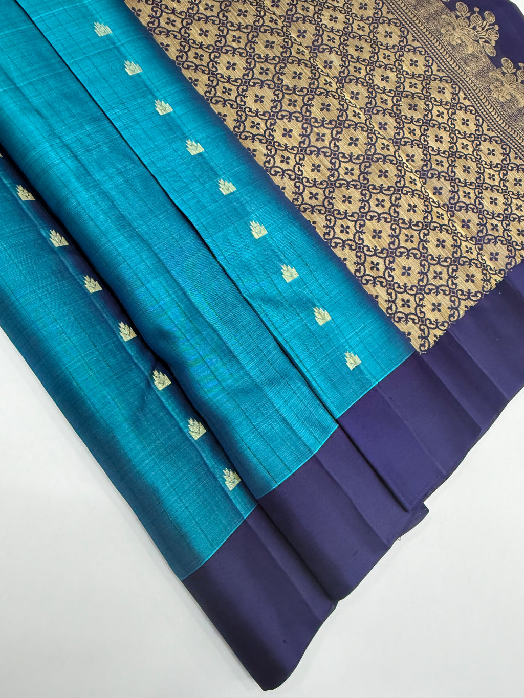 VSOH455 - peacock blue color body , navy blue color pallu , blouse - Pure silk saree