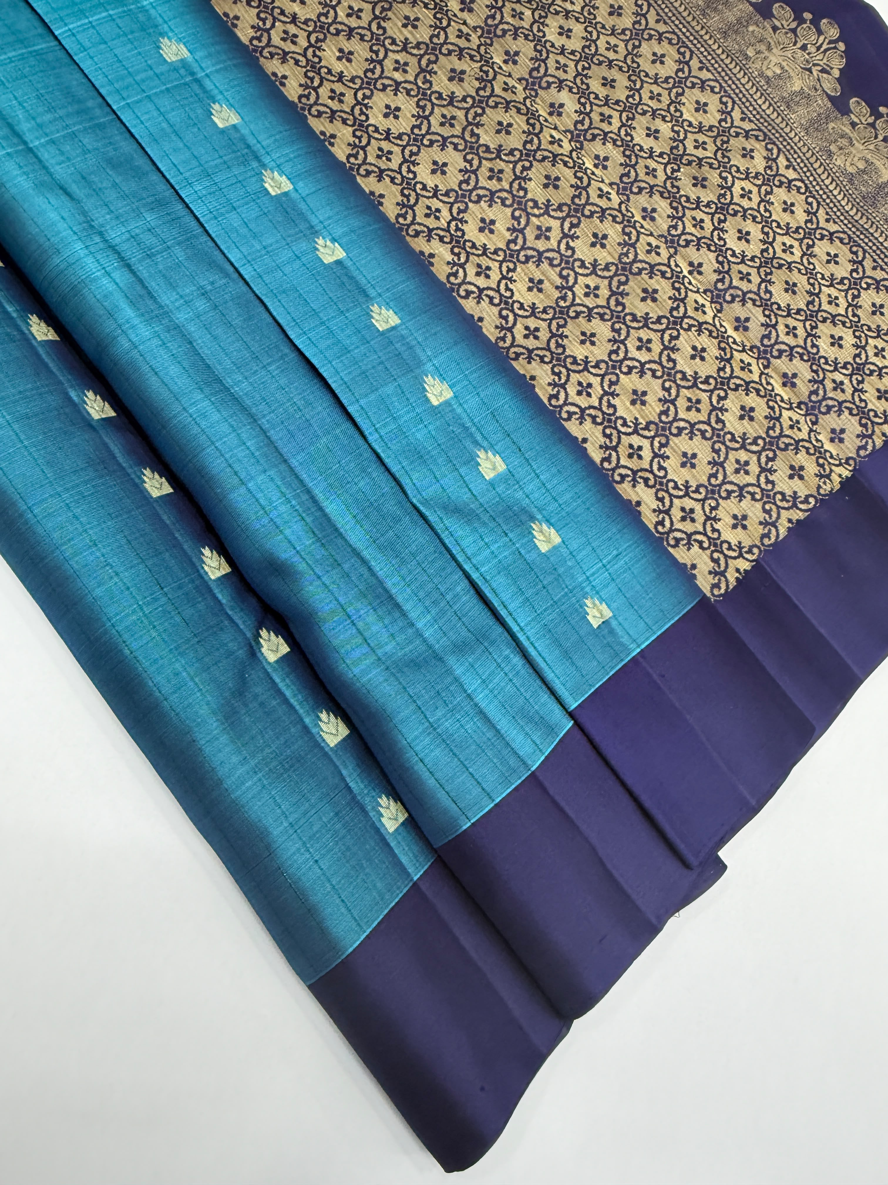 VSOH455 - peacock blue color body , navy blue color pallu , blouse - Pure silk saree