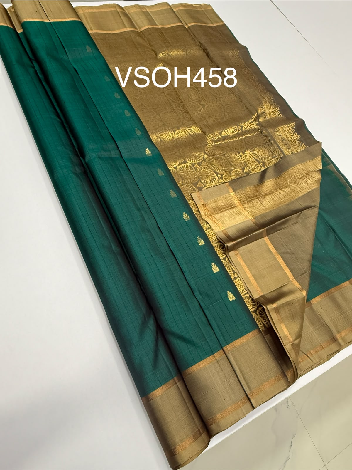 VSOH458 - peacock green color body , beige color pallu , blouse - Pure silk saree