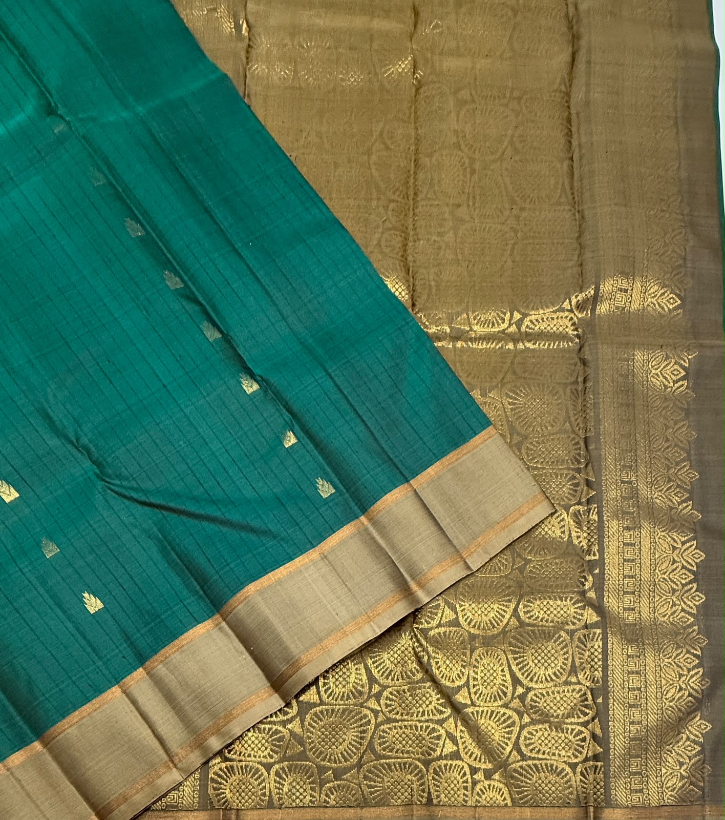 VSOH458 - peacock green color body , beige color pallu , blouse - Pure silk saree