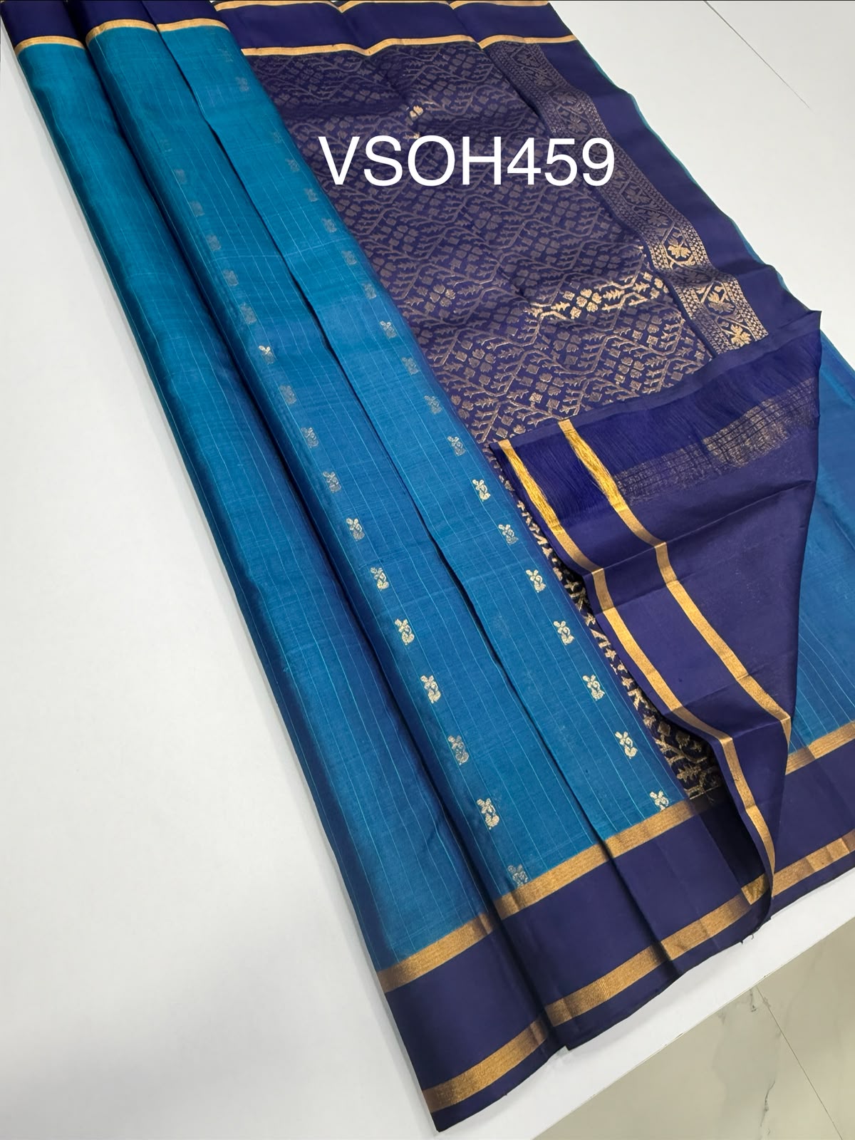 VSOH459 - royal blue color body , navy blue color pallu , blouse - Pure silk saree