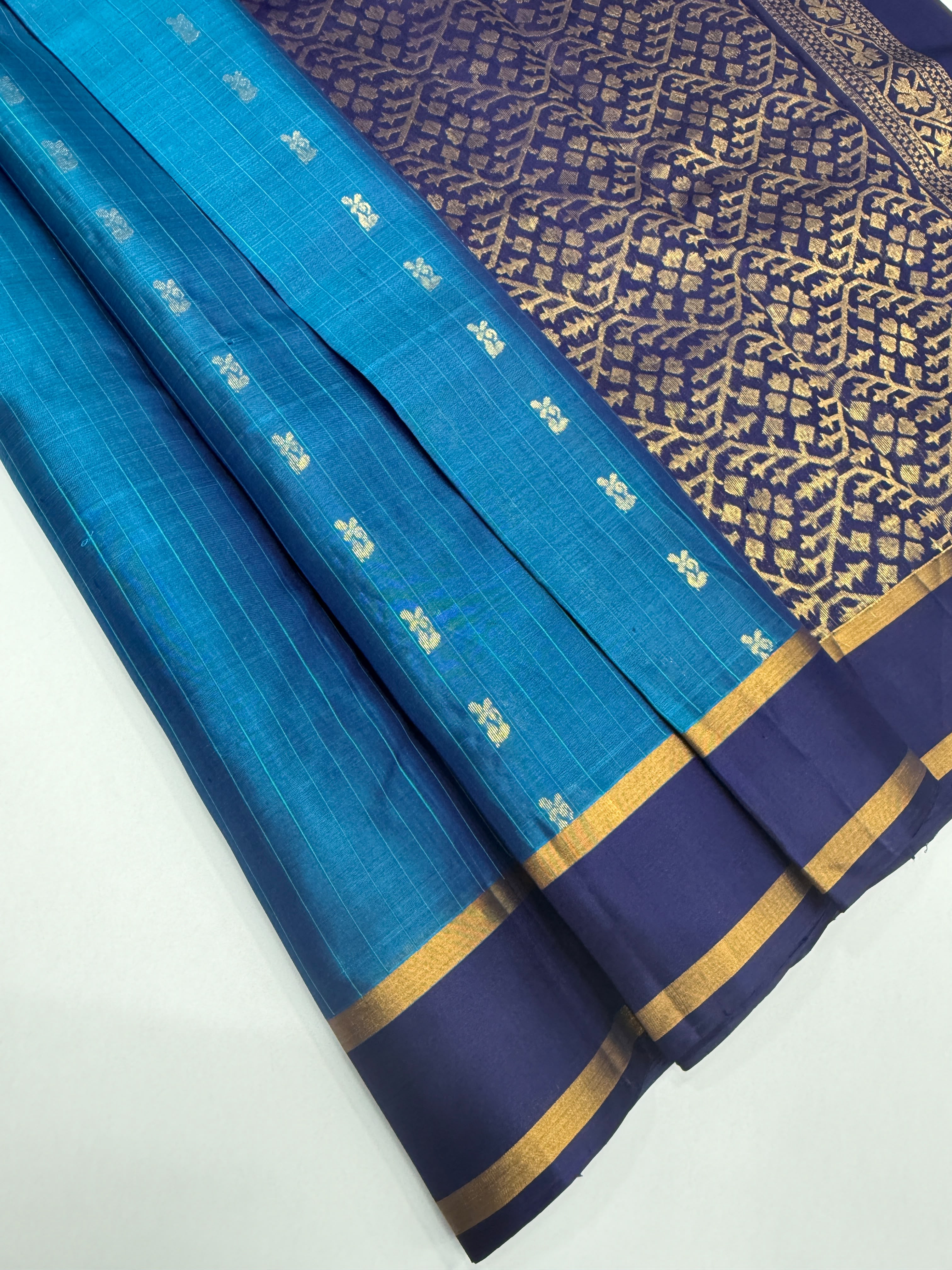 VSOH459 - royal blue color body , navy blue color pallu , blouse - Pure silk saree
