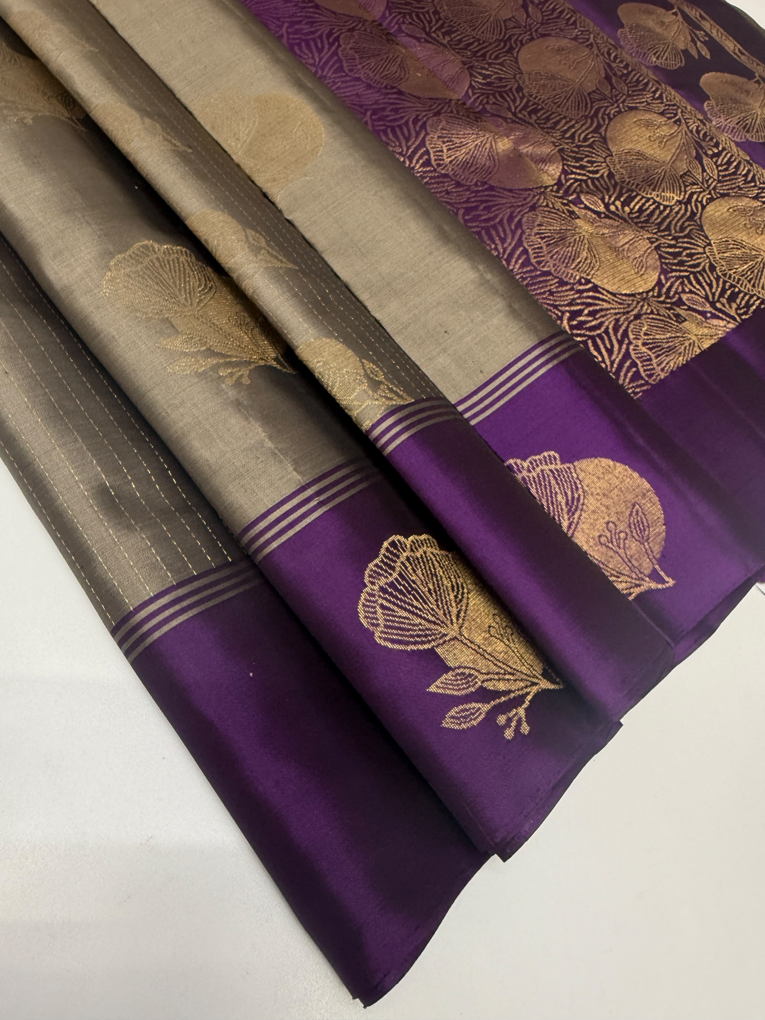 VSF1038 - grey color body ,violet color pallu,blouse - Pure silk saree