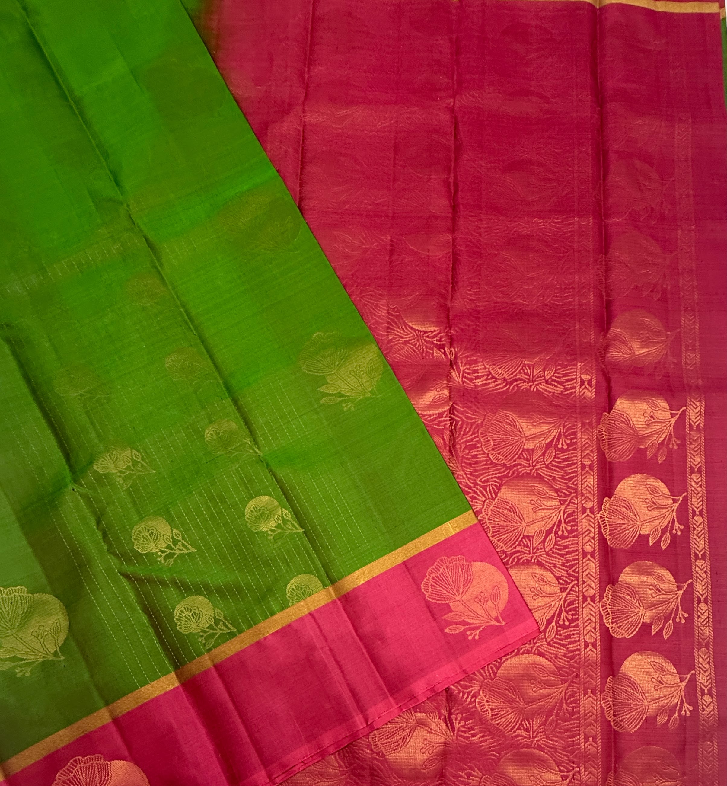 VSF1039 - olive green color body ,pink color pallu,blouse - Pure silk saree