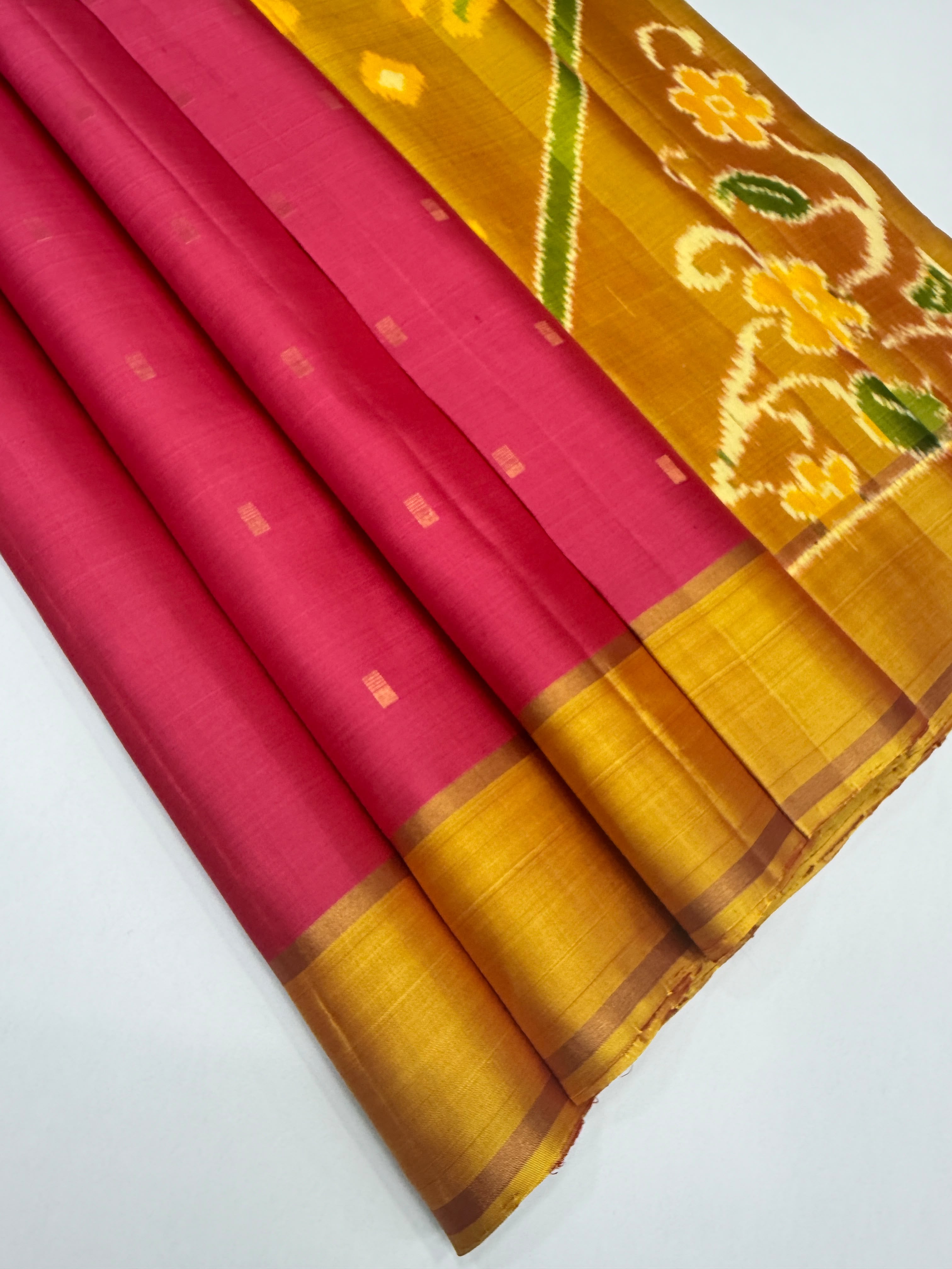 VSF1041 - pink color body ,yellow color pallu,blouse - Pure silk saree