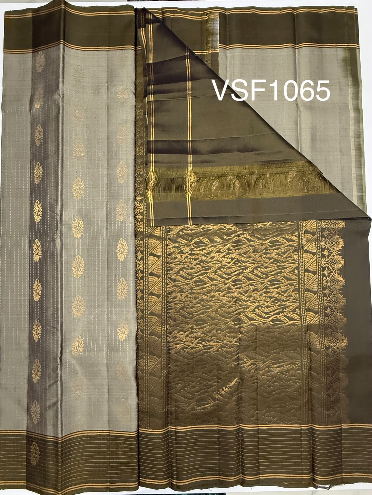 VSF1065 - grey color body ,cow dung green color pallu,blouse - Pure silk saree