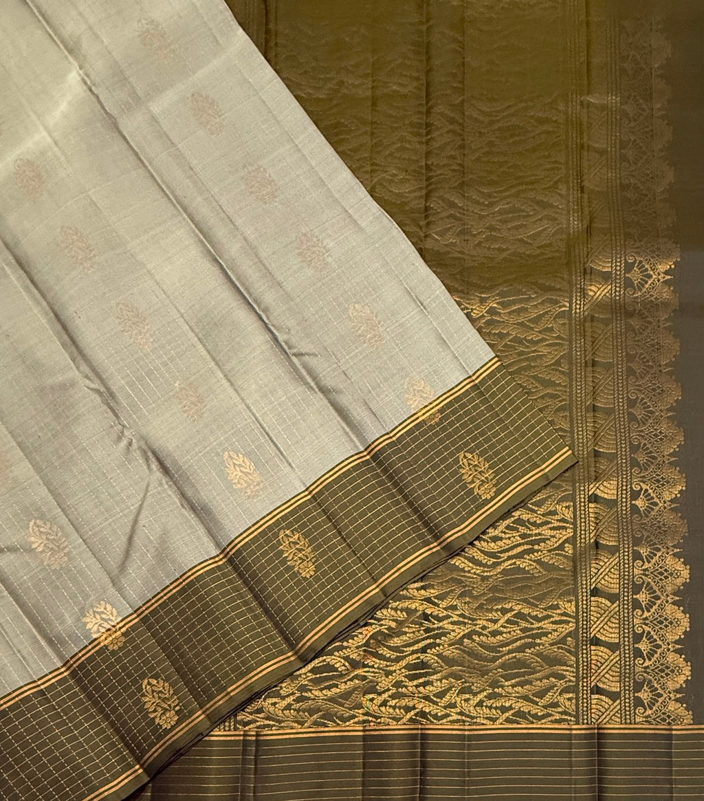 VSF1065 - grey color body ,cow dung green color pallu,blouse - Pure silk saree