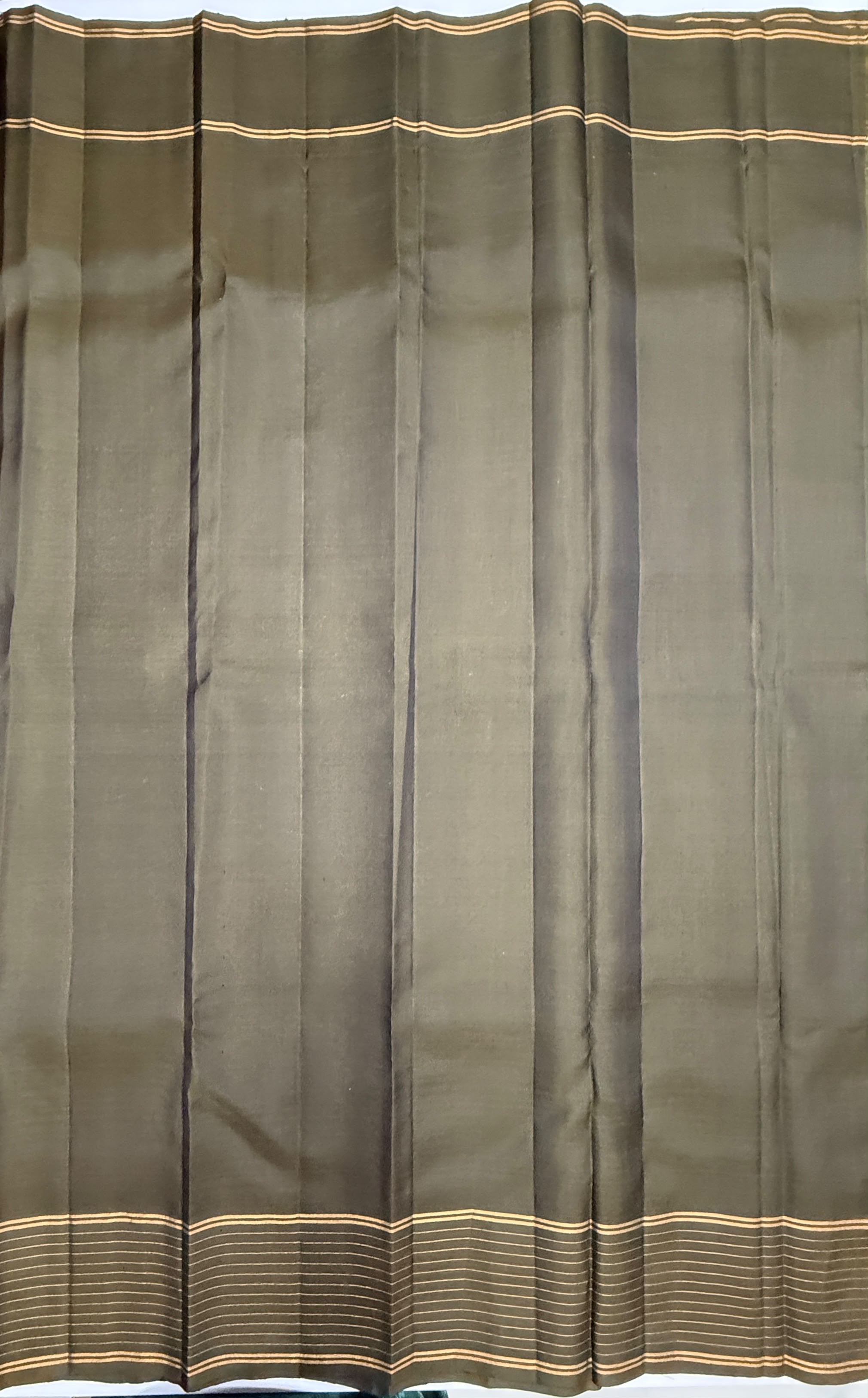 VSF1065 - grey color body ,cow dung green color pallu,blouse - Pure silk saree