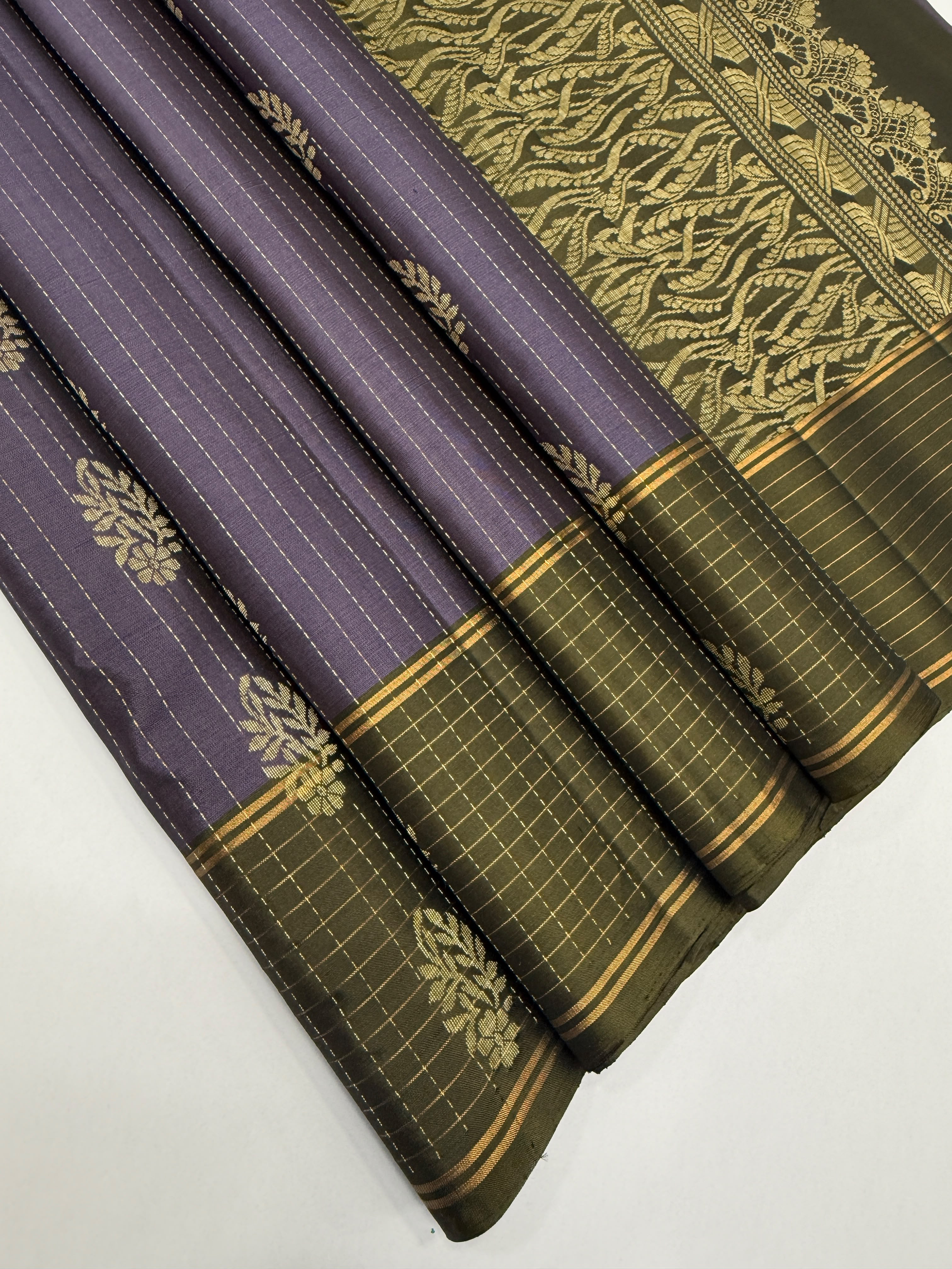 VSF1067 - lavender color body , cow dung green color pallu,blouse - Pure silk saree