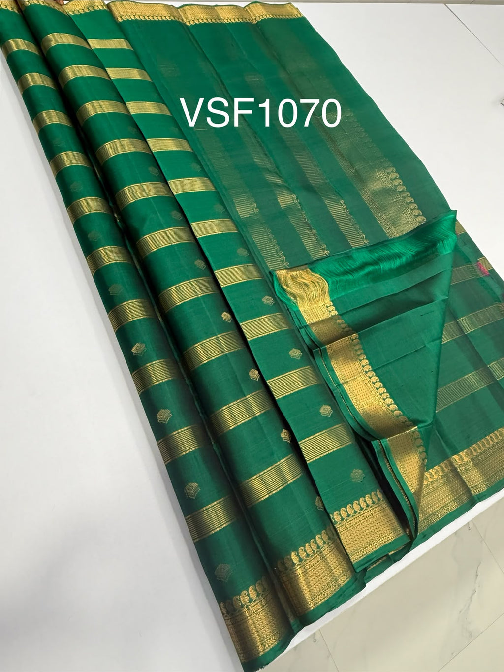 VSF1070 - green color body , pallu,blouse - Pure silk saree