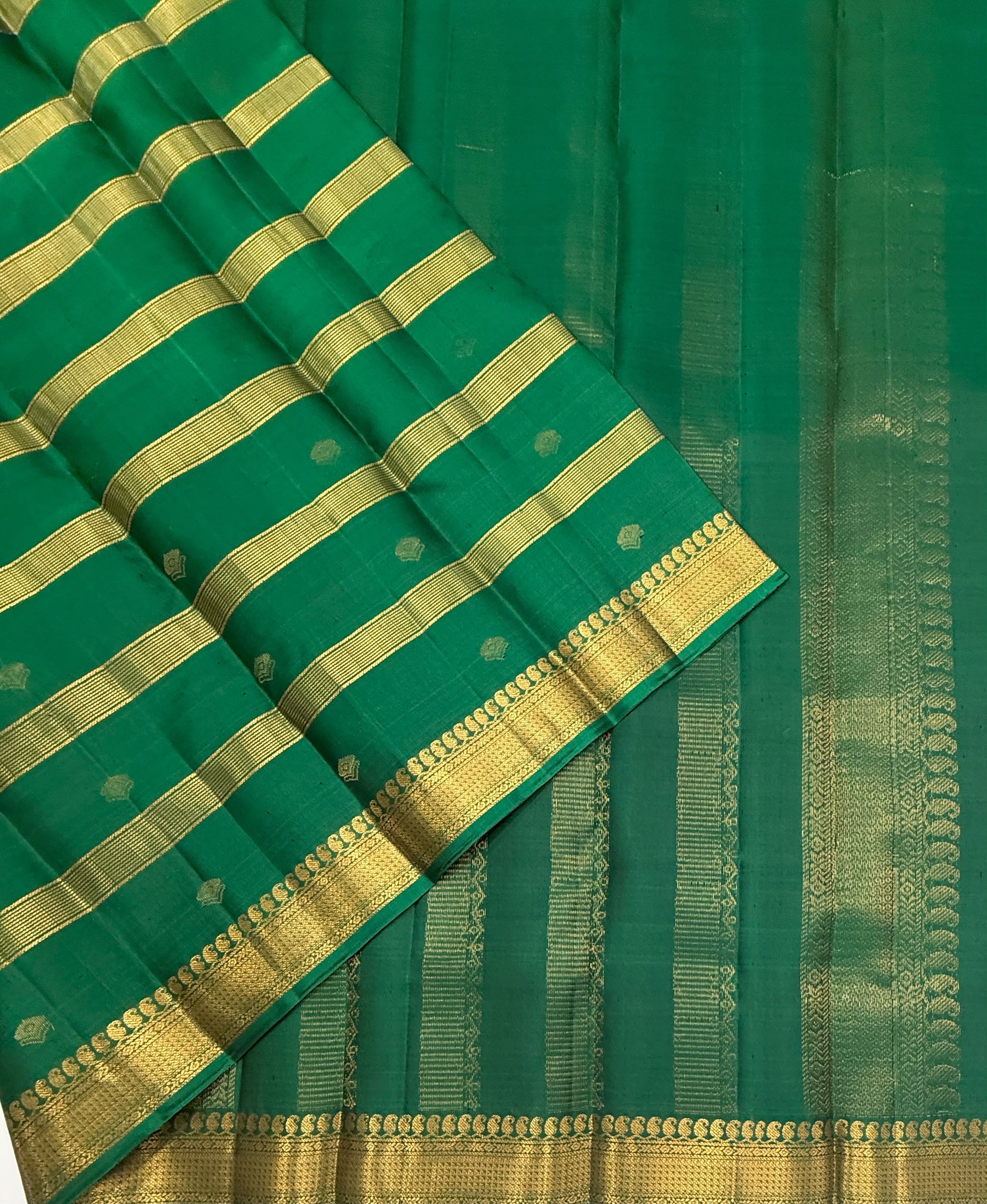 VSF1070 - green color body , pallu,blouse - Pure silk saree