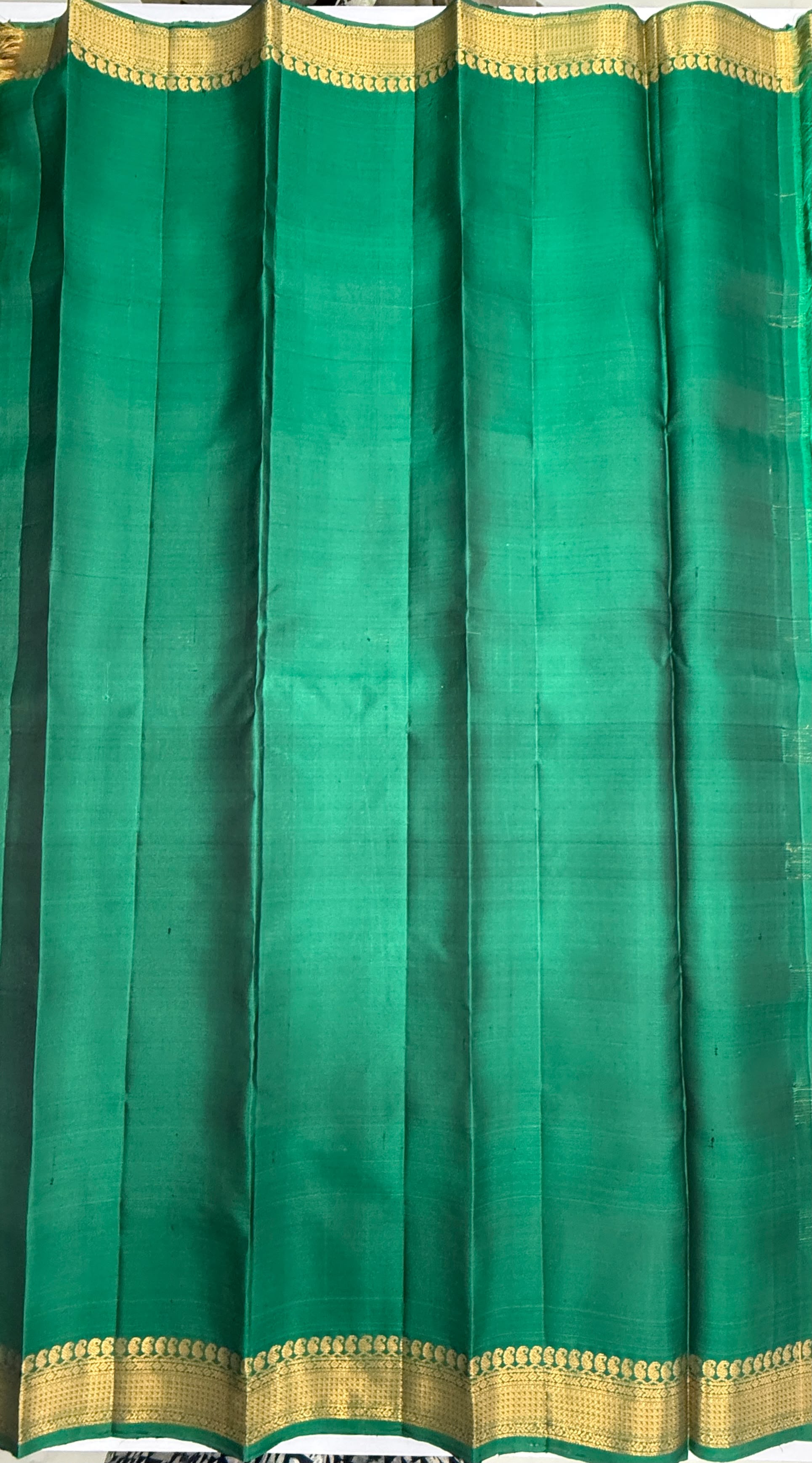 VSF1070 - green color body , pallu,blouse - Pure silk saree