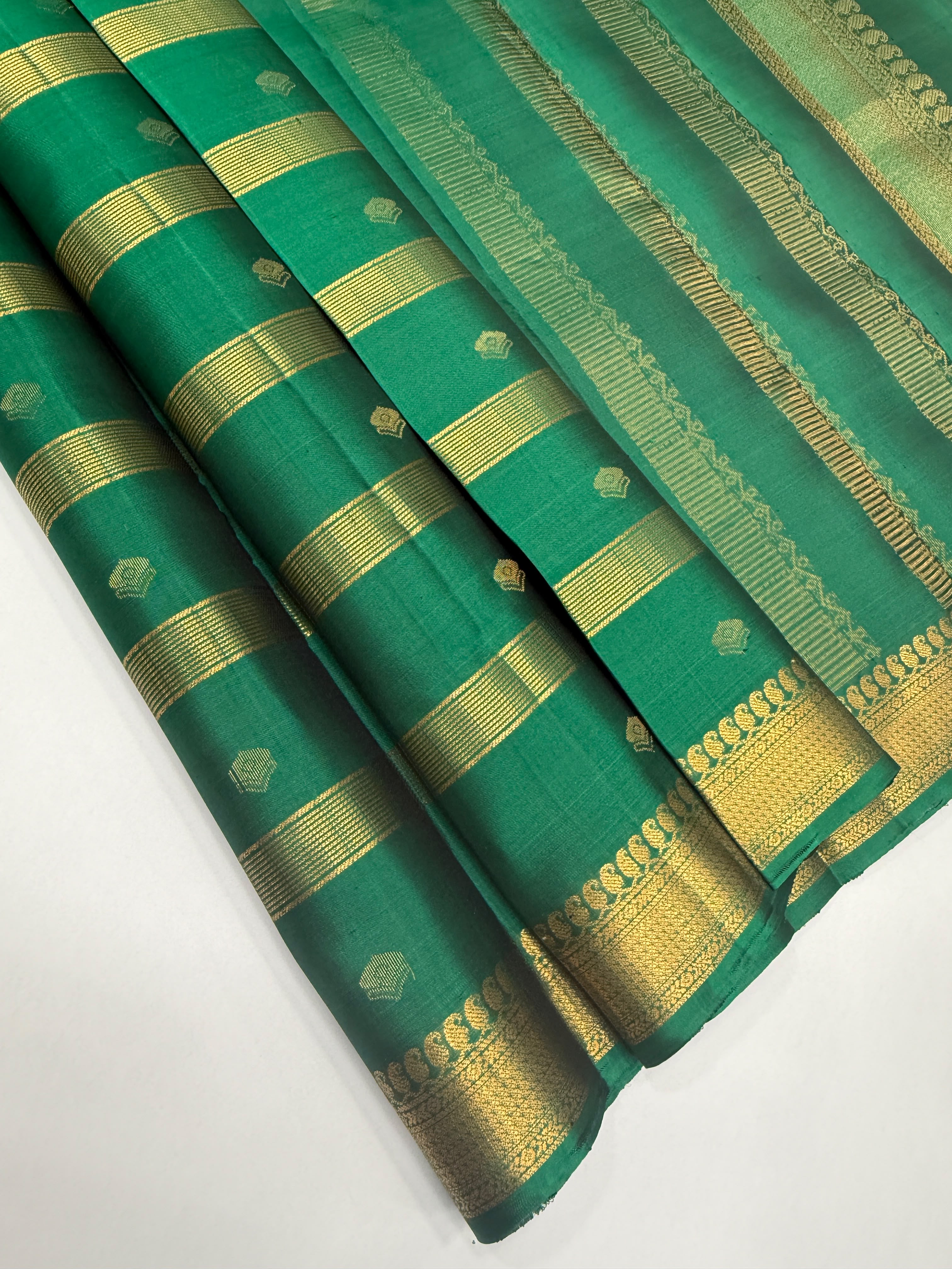 VSF1070 - green color body , pallu,blouse - Pure silk saree