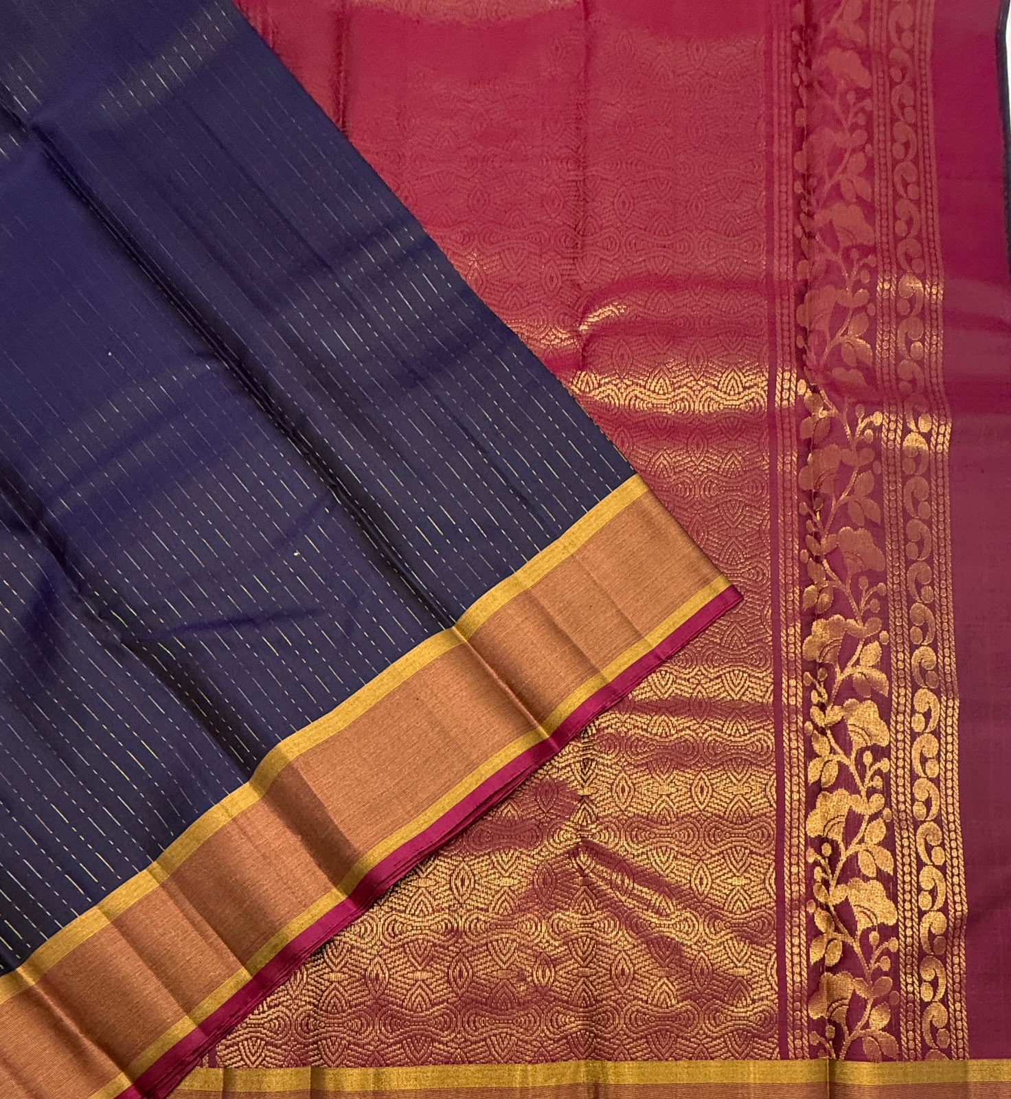 VSF1074 - navy blue color body ,&nbsp; purple color pallu,blouse - Pure silk saree