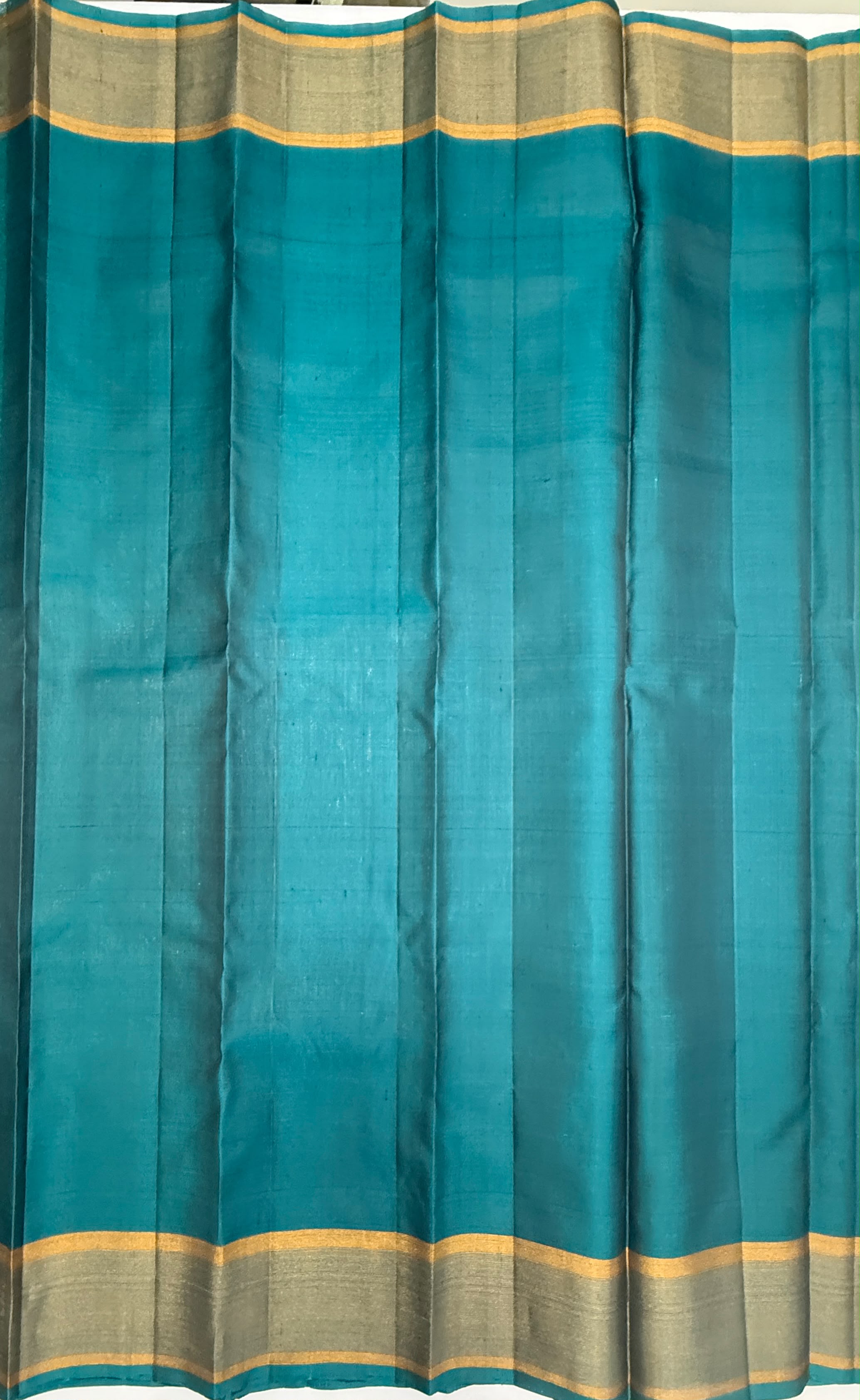 VS1076 - violet color body ,peacock blue color pallu,blouse - Pure silk saree