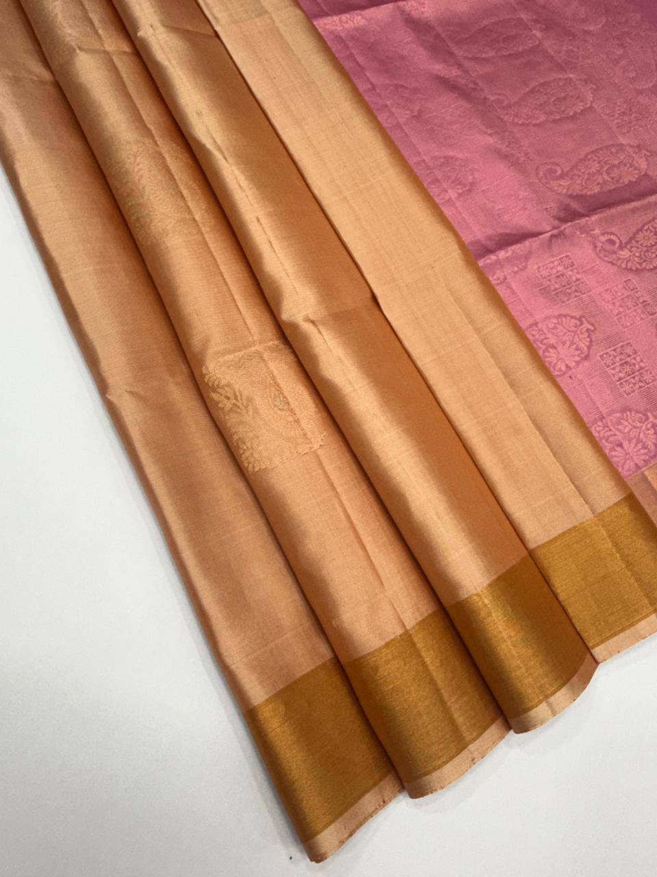 VSZB257 - light peach color body , pink color pallu , blouse - Pure silk saree