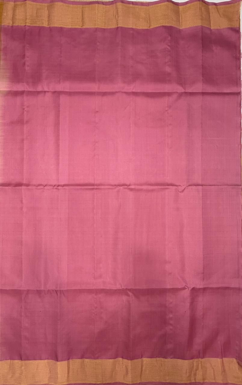 VSZB257 - light peach color body , pink color pallu , blouse - Pure silk saree