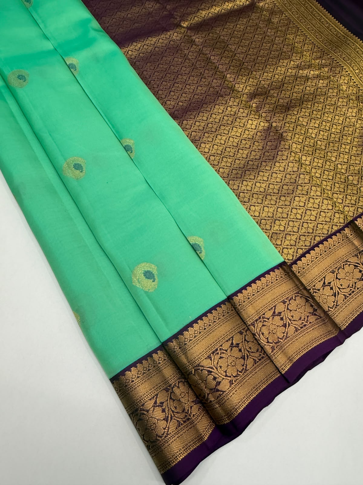 VSM485 - rexona green color body, dark violet color pallu , blouse.