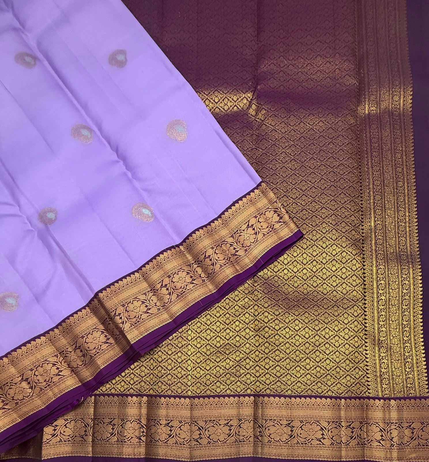 VSM483 - lavender color body, dark violet color pallu , blouse.