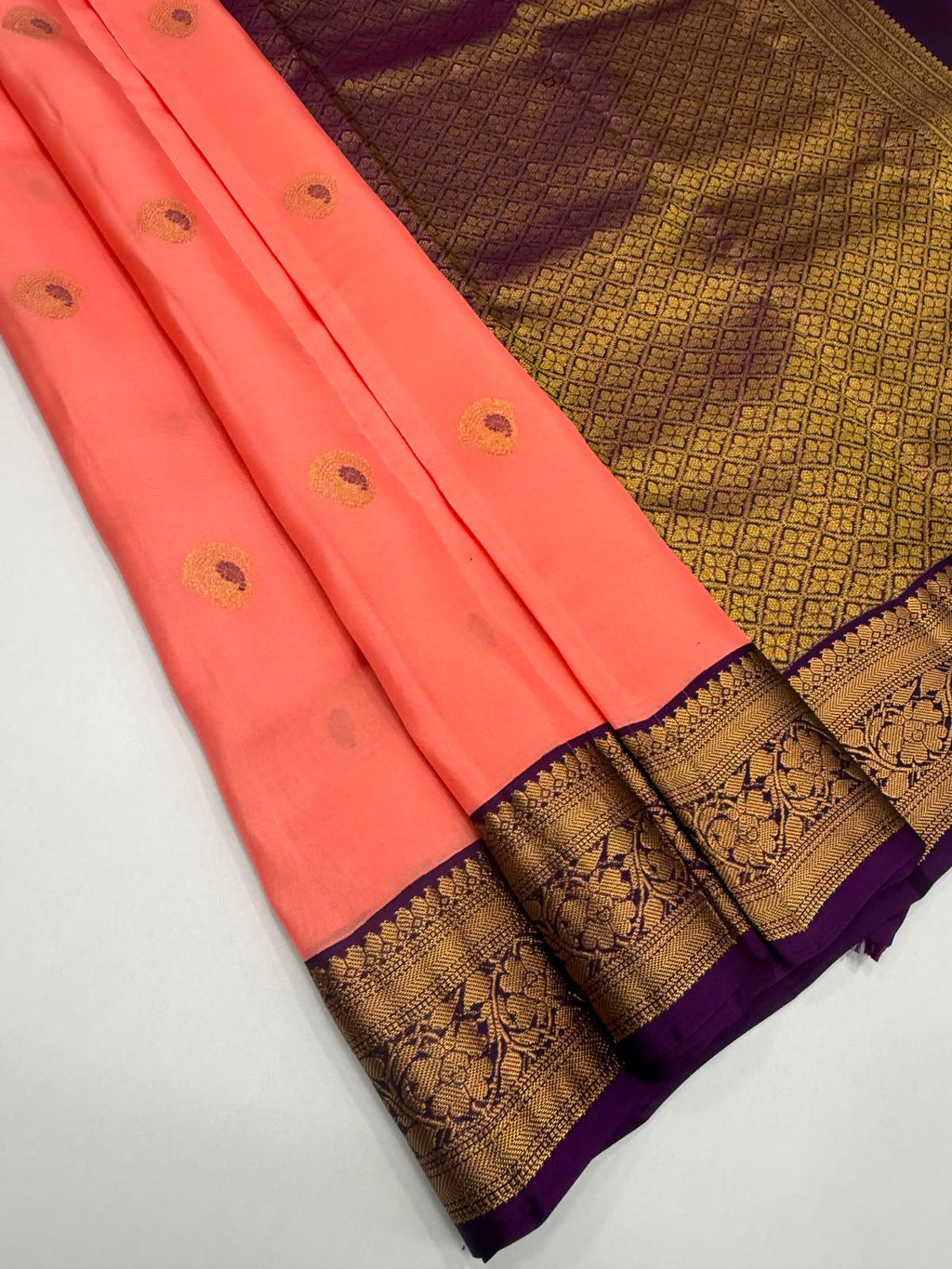 VSM484 - peach color body, dark violet color pallu , blouse.