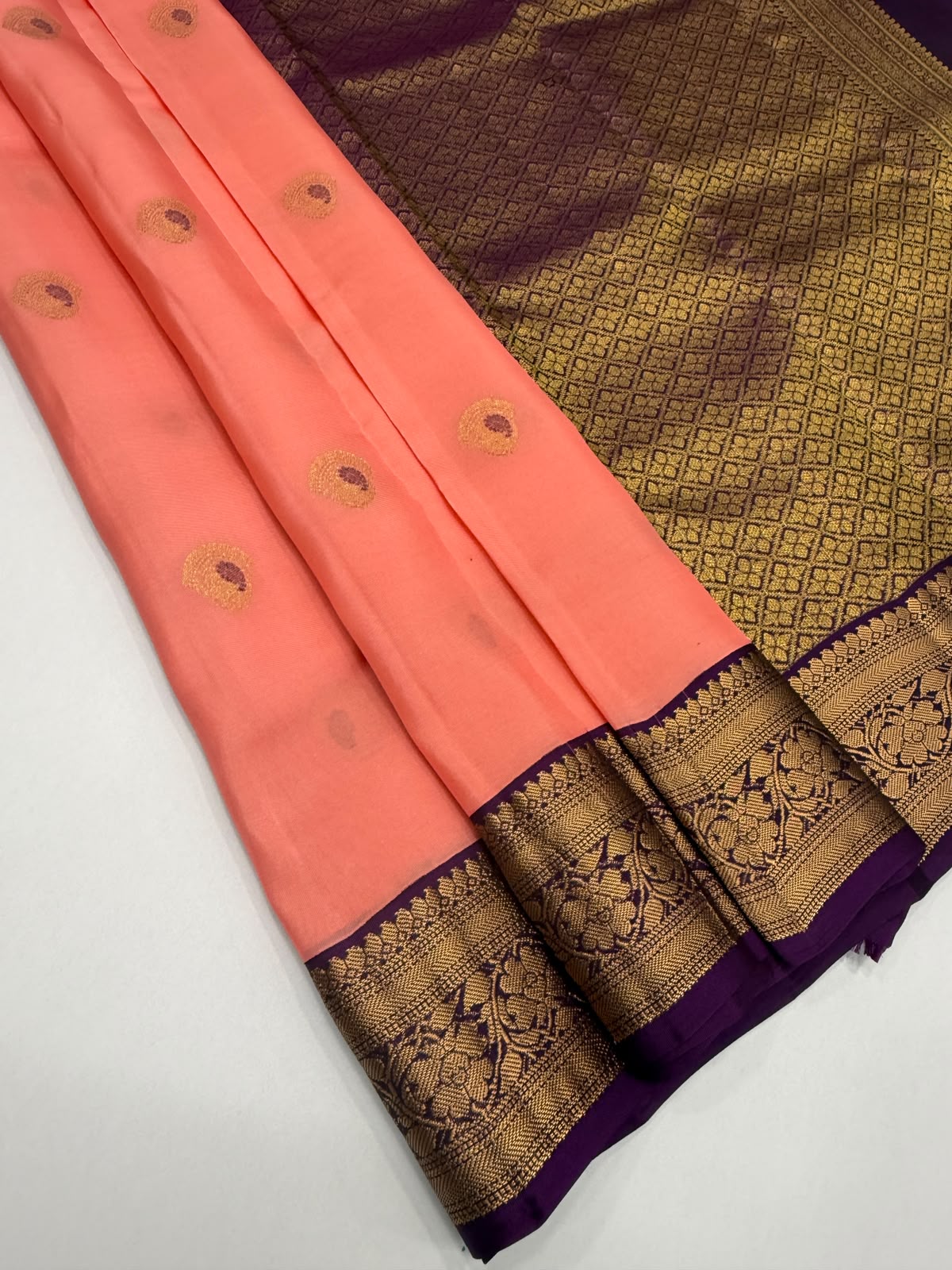 VSM484 - peach color body, dark violet color pallu , blouse.