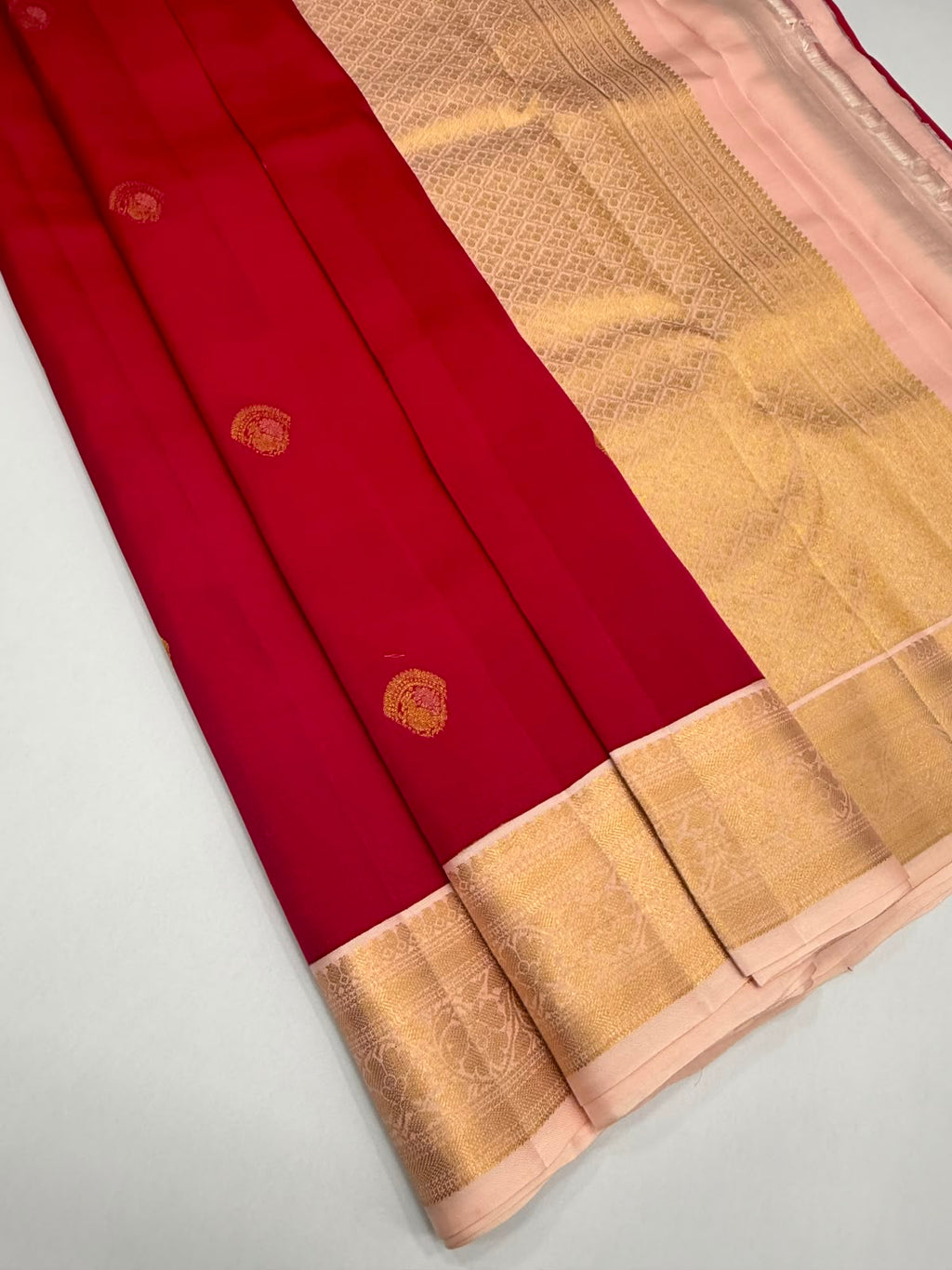VSM482 - magenta color body, baby pink color pallu , blouse.